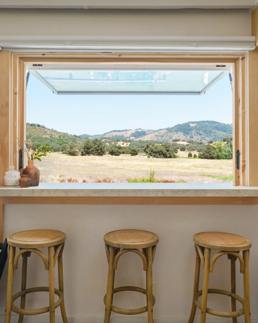 Can you imagine an Easter egg hunt across 180 acres? 🐣🌷

Holidays at Bailey Creek are a little different. Swap the crowded brunch reservations for a slow morning feast in the chef&rsquo;s kitchen, followed by a massive family egg hunt under the anc