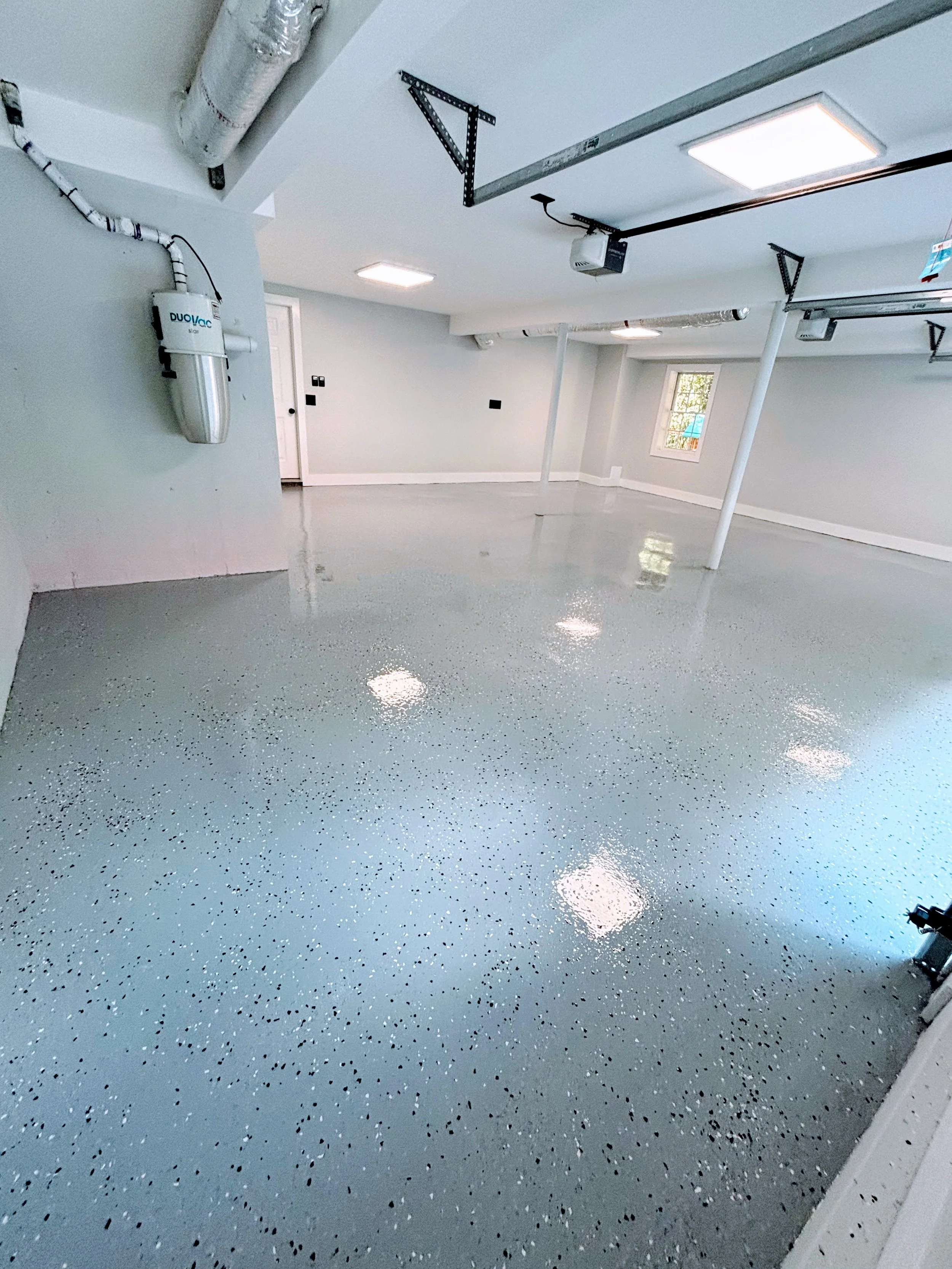 Flake epoxy garage floor system in Fairfield County CT