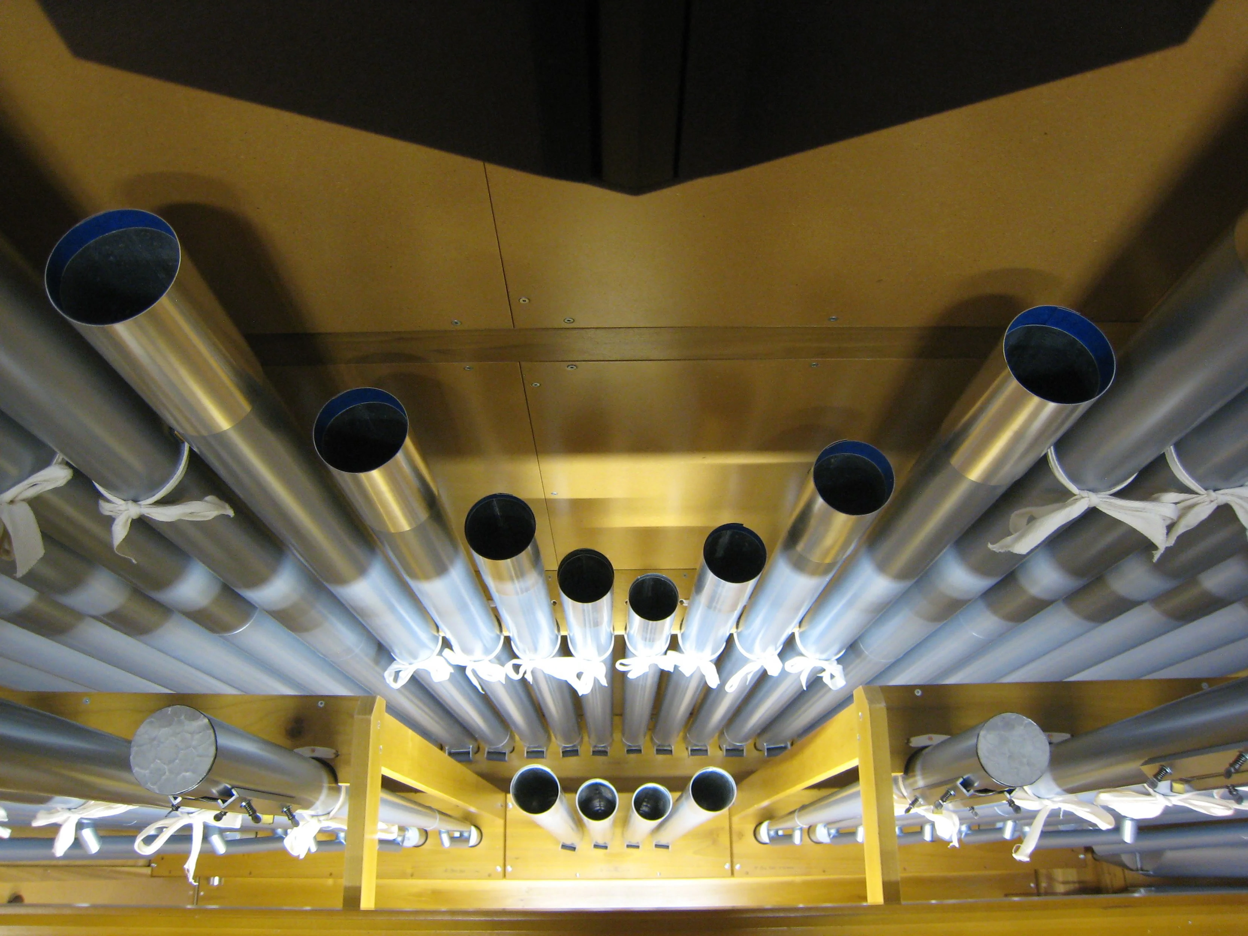 Choir 16' Dulciana and Flugelhorn Basses