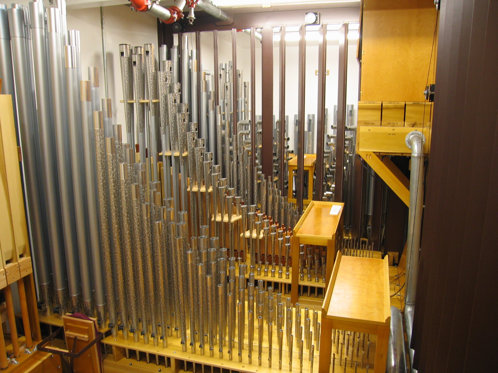 Swell Division with Inner Swell Behind