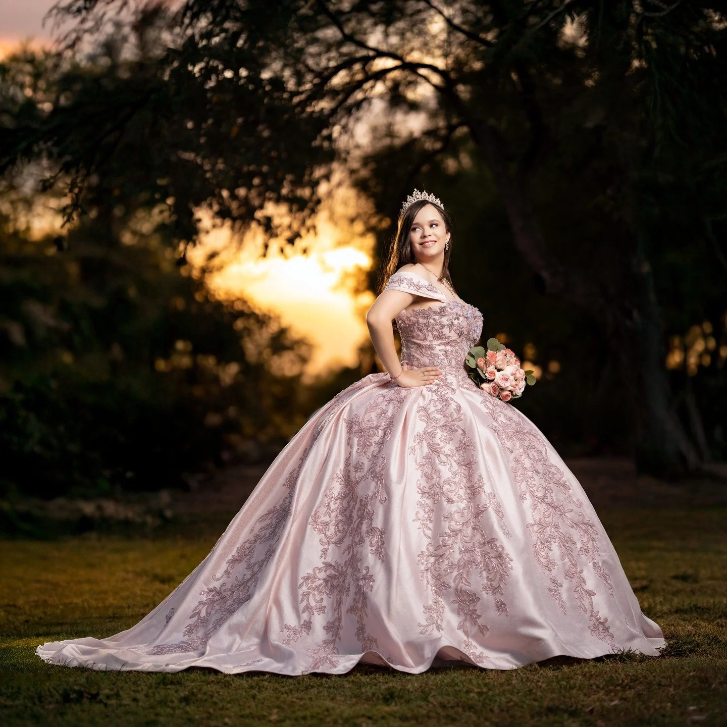 Celebrating Regina&rsquo;s XV! 
We had the honor of capturing her special day, and everything turned out beautiful. 

Thank you for trusting Carte Blanche Photography.
