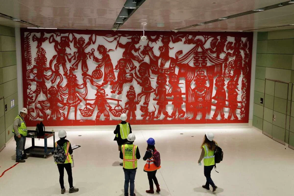 “Yangge: Dance of the Bride” by Hou Yumei Chinatown Rose Pak Station Photo by Lea Suzuki / The Chronicle