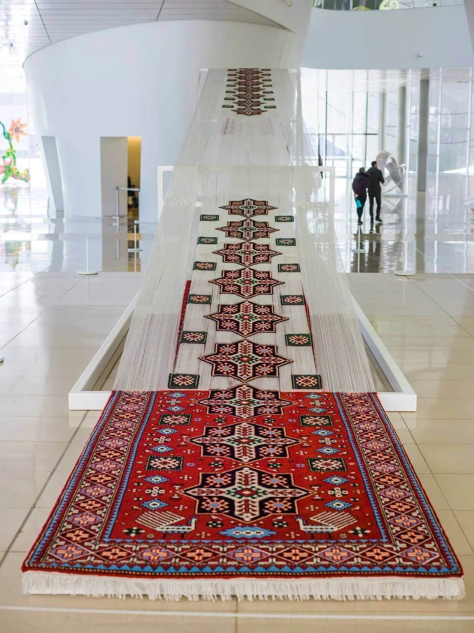 10(-35). 2017. Faig Ahmed. Image courtesy of Faig Ahmed Studio