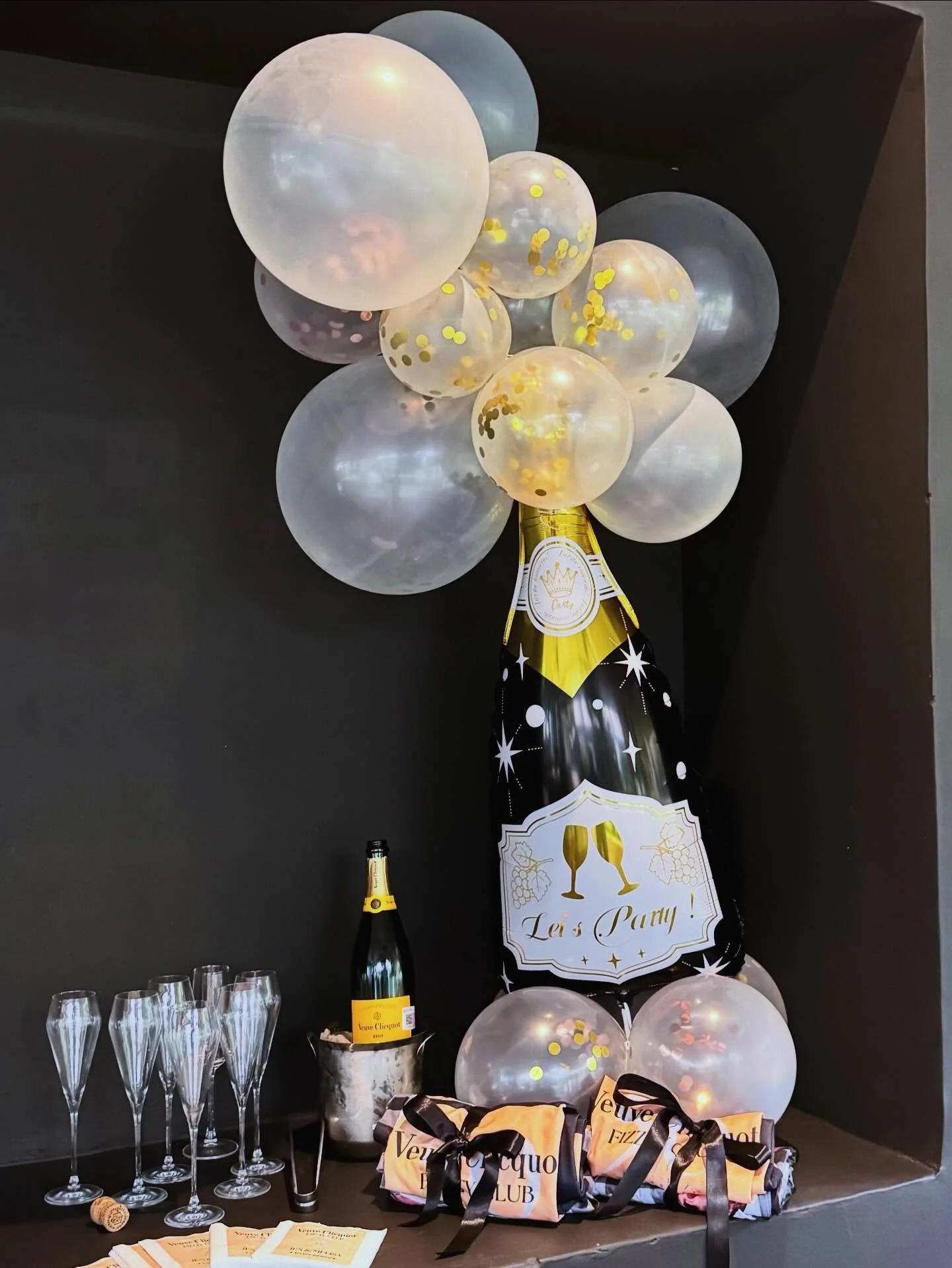 Cheers to the weekend🥂🍾🥂🍾