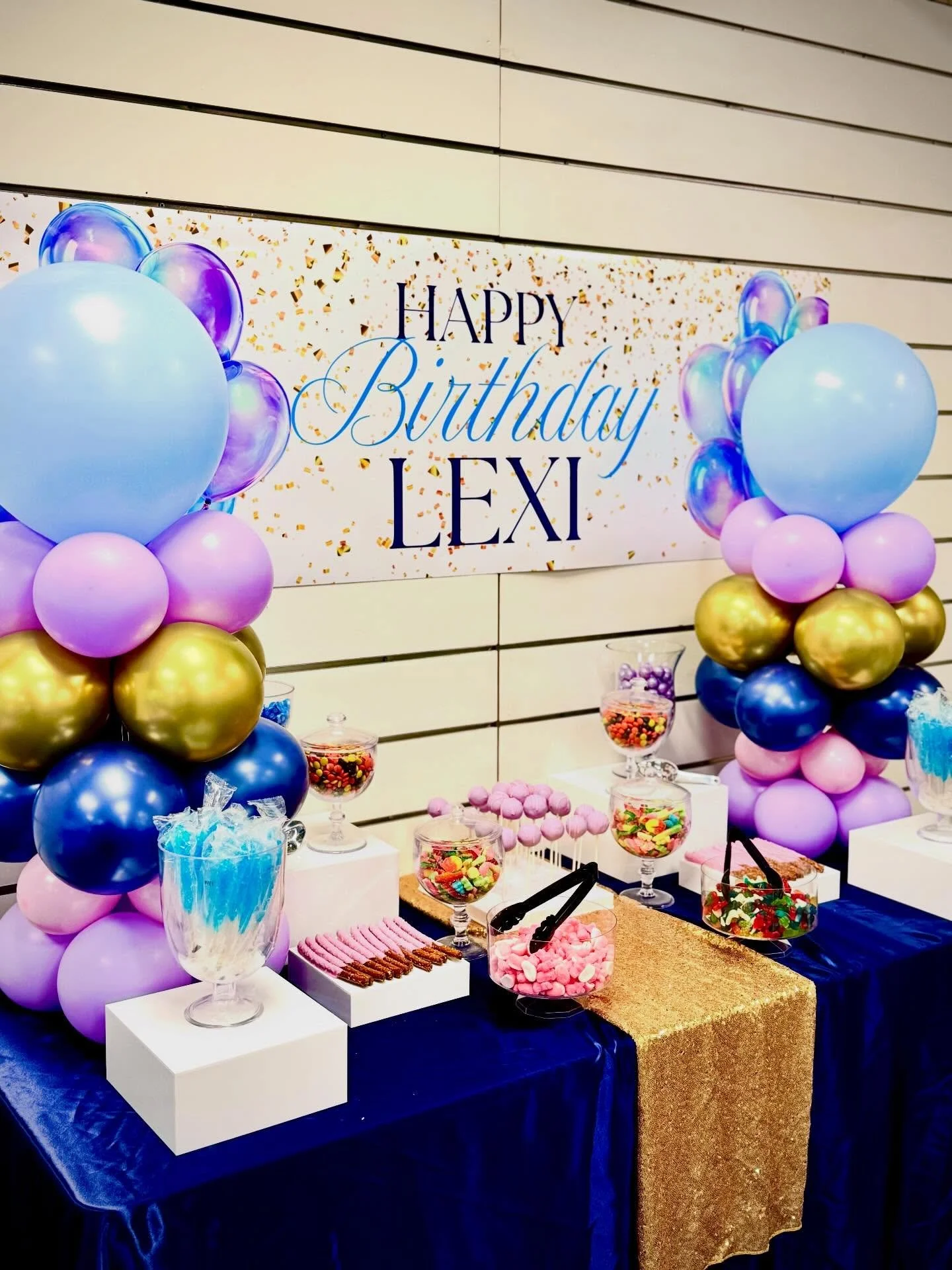 Candy, Color &amp; Celebrating 13 🍬🎉

Had so much fun creating this candy bar for a sweet girl&rsquo;s 13th birthday and ice-skating party! ❄️🍬

From the colorful candy display complete with my cake pops and dipped pretzels, to the balloon backdro