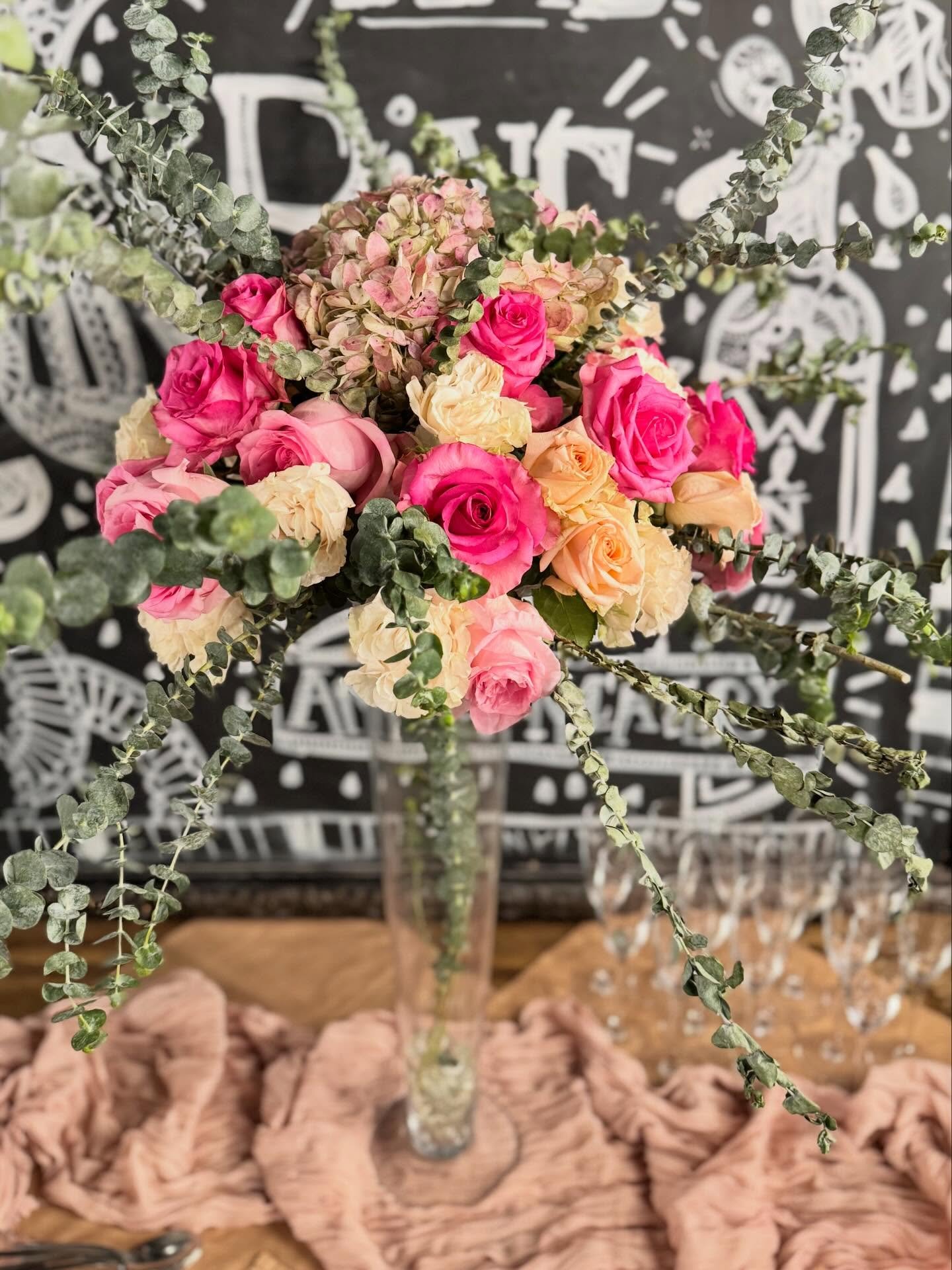 Happy Spring!! 🌸✨
Still obsessing over this dreamy color palette from my recent design 💐🌺

If you&rsquo;re planning a special gathering, visit www.stellarviewevents.com to start planning your event!

#njflorist #newjerseyflorist #njweddings #njwed