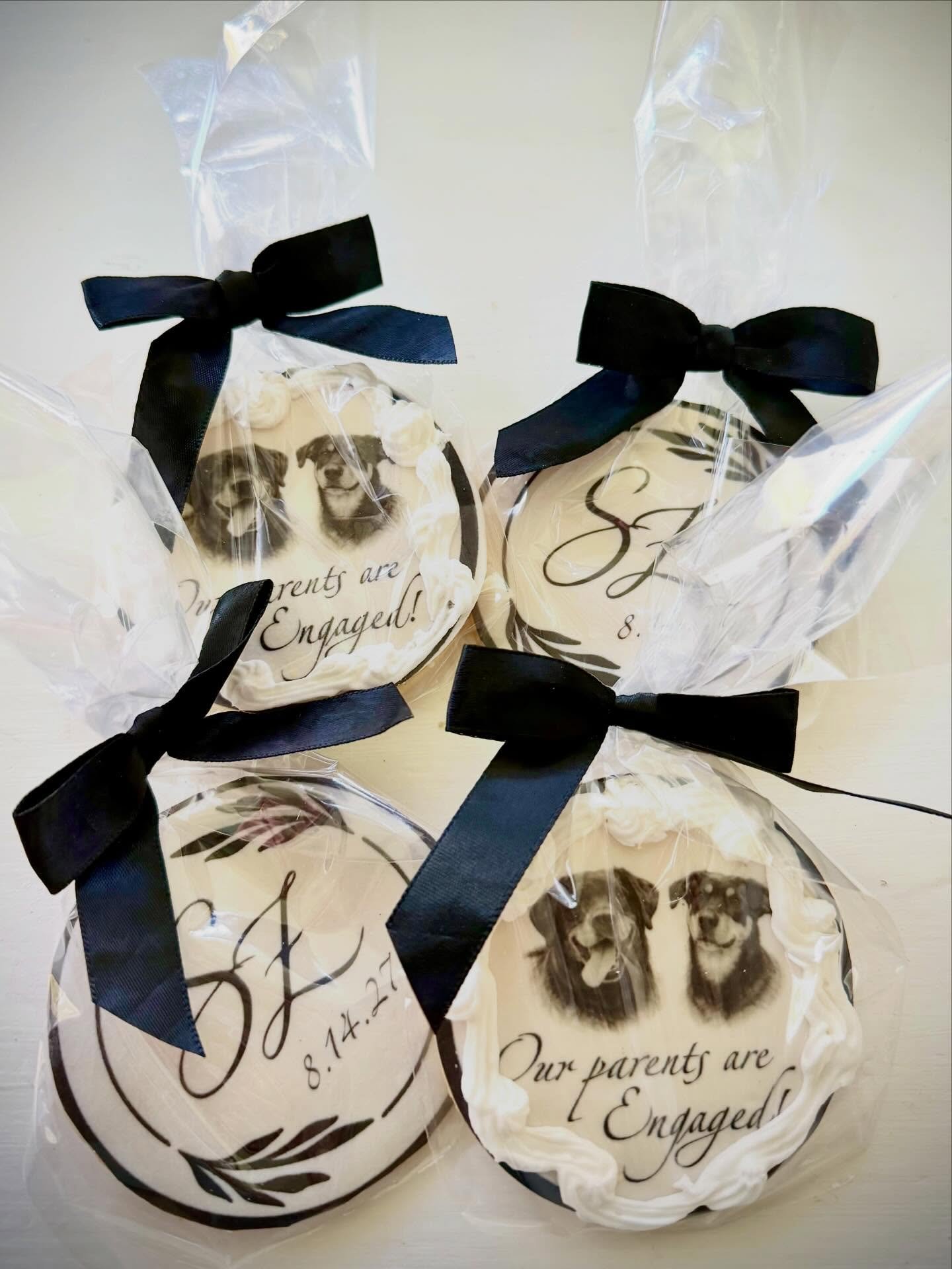 Custom cookies for a very special engagement celebration 🤍✨

For these amazing clients, I created personalized cookie favors featuring their sweet pups alongside their custom monogram &mdash; the perfect way to make their love story even more person