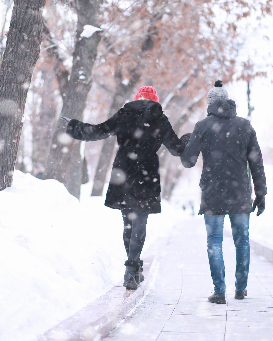 How to Keep the Spark Alive During a Hectic Holiday Season 