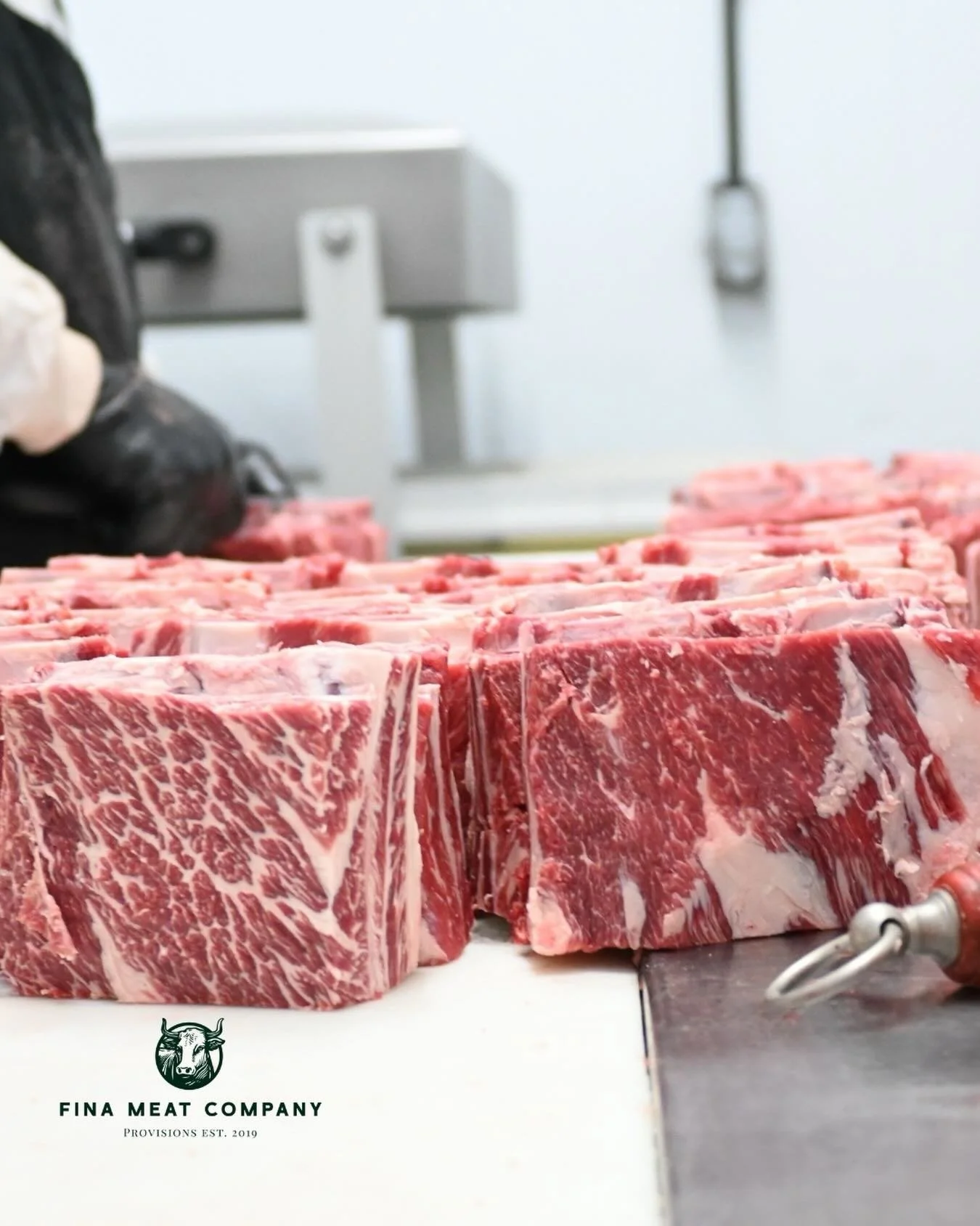 Portion control that chefs can count on🔥
#portionedtoperfection #wholesale #shortrib #primegrade