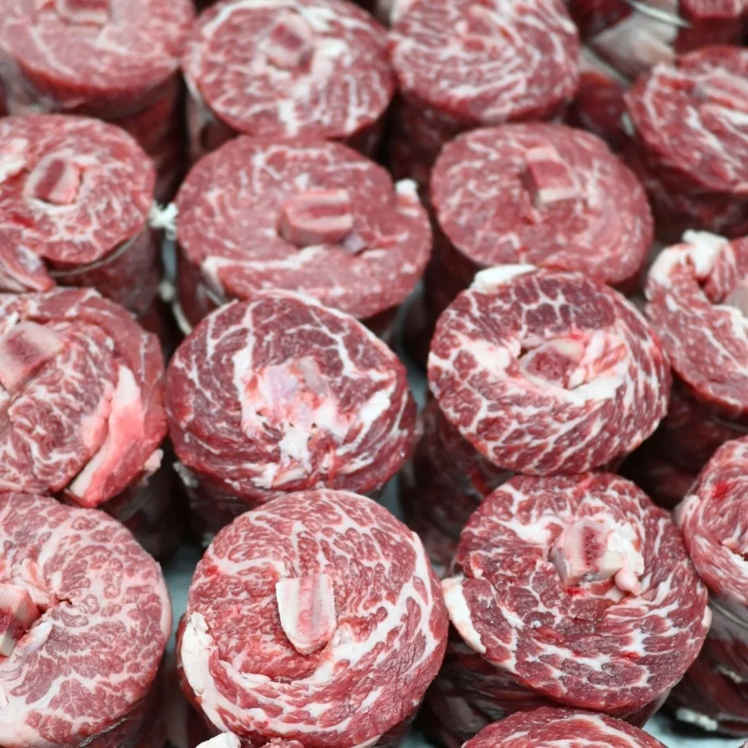 our take on an osso buco = chef&rsquo;s kiss @finameats 
#usdaprime #wholesale #usdaprimebeef #shortrib