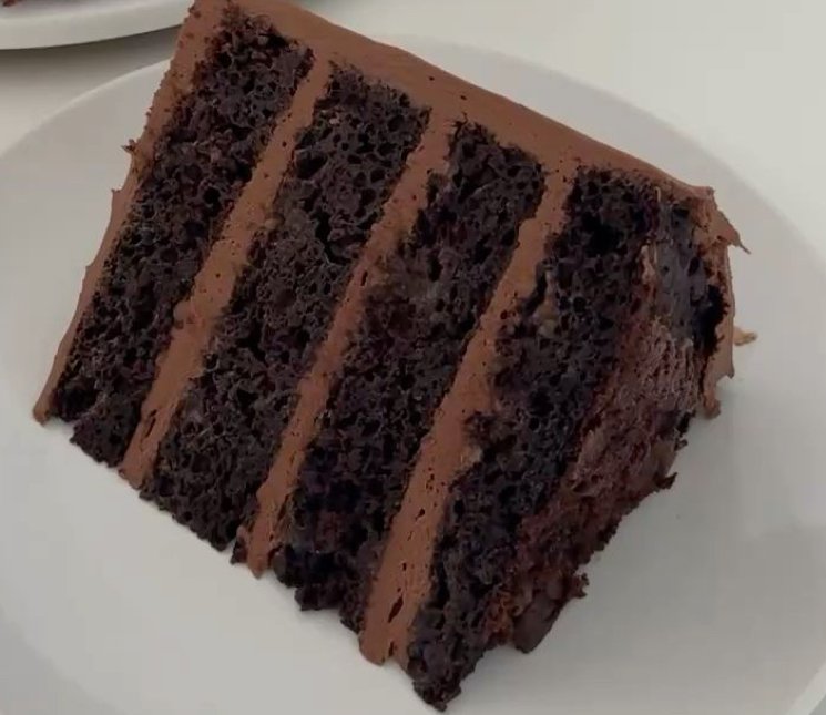 Easy Recipe: Ultimate Moist Chocolate Cake