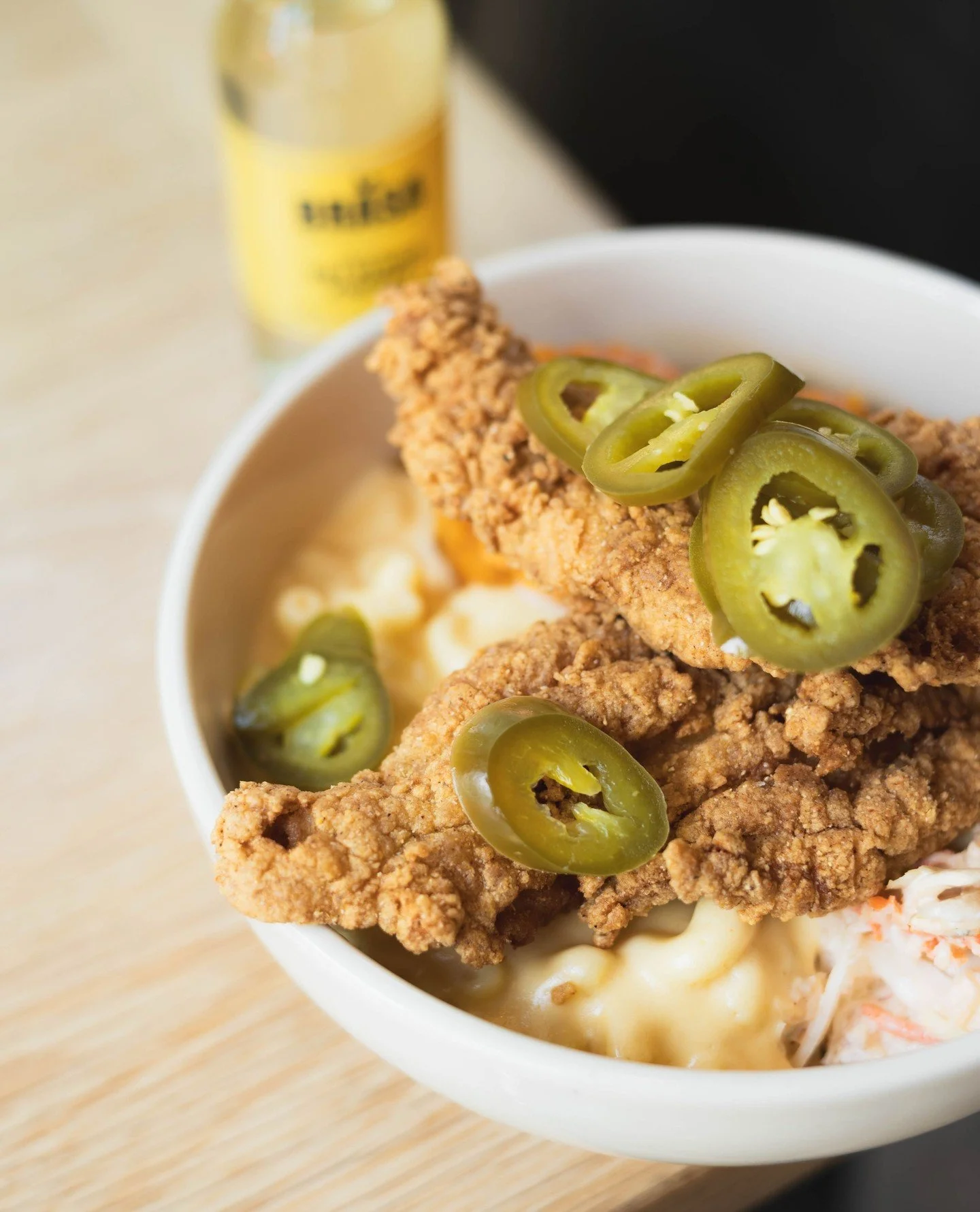 &rsquo;Twas the Friday before #Christmas,⁠
and all through the bowl...⁠
crispy catfish, mac, yams, slaw.⁠
Southern comfort, all accounted for 🎅🏼