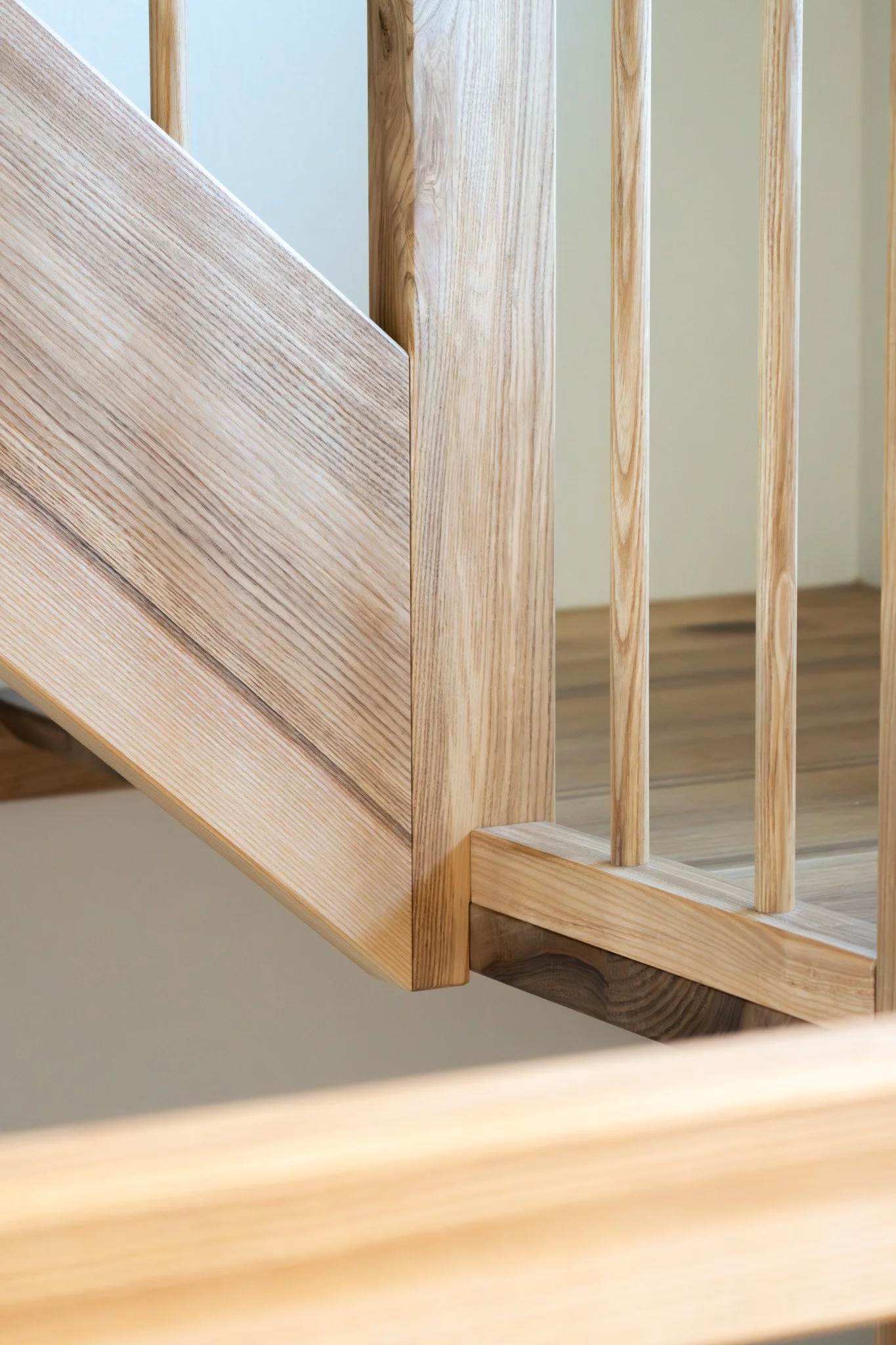 Treppe Esche / Nussbaum