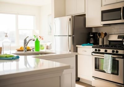 Clean and Bright Kitchen