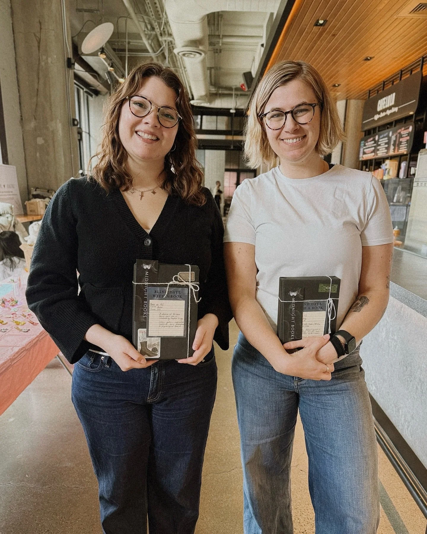 out doing our favorite thing&mdash; connecting people with books they&rsquo;ll love!
.
Thanks for having us @bostonwomensmarket and @timeoutmarketboston &hearts;️
.
.
.
.
#midnightbooks #blinddatewithabook #indiebookstore #popupbookshop #themidnightb