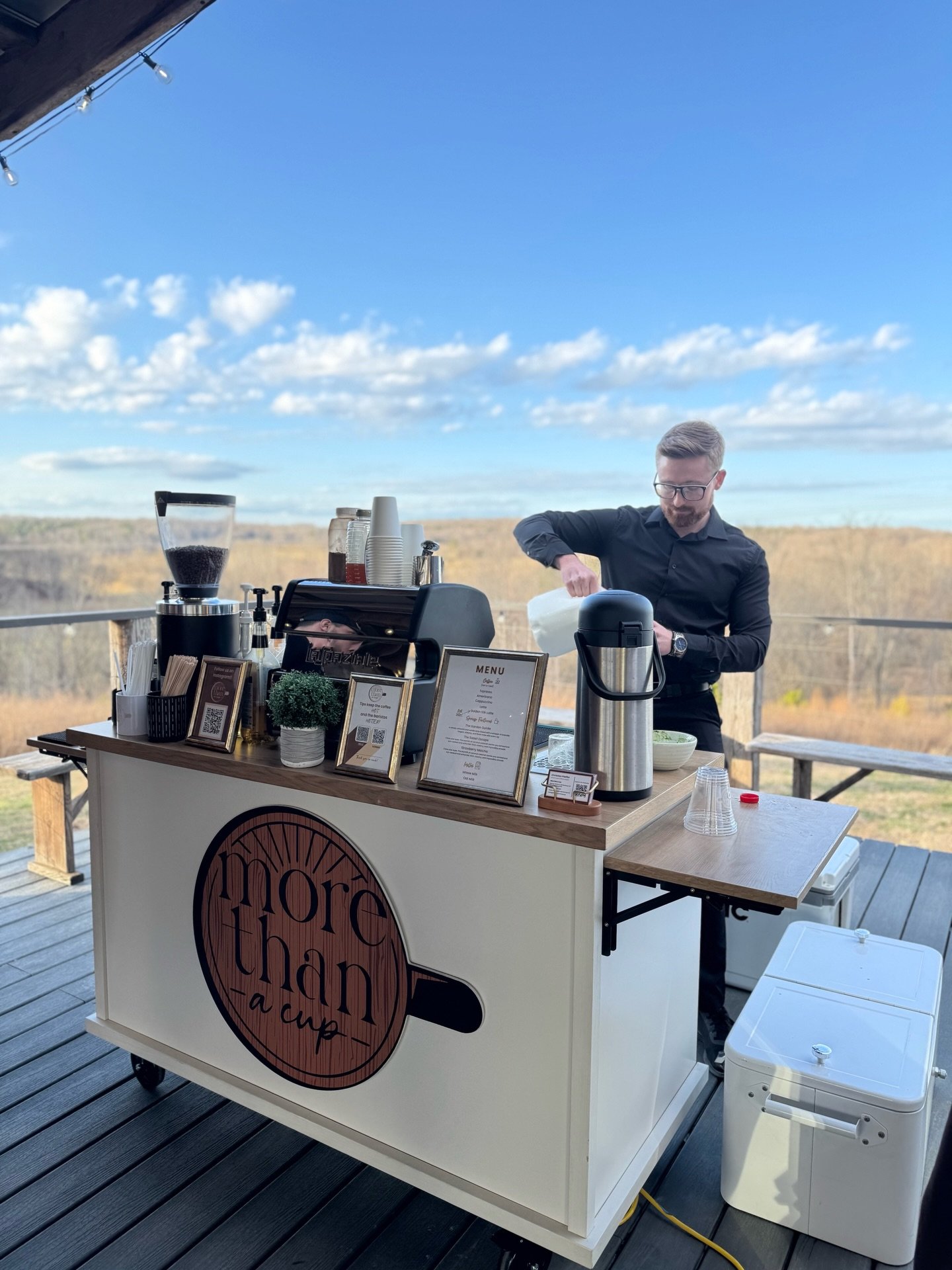 We had the privilege of serving the @knottinghillfarmvenue Open House a few weeks back and the views did not disappoint.

While guests explored this stunning space, we got to do what we love most: slow the moment down, craft each drink with intention