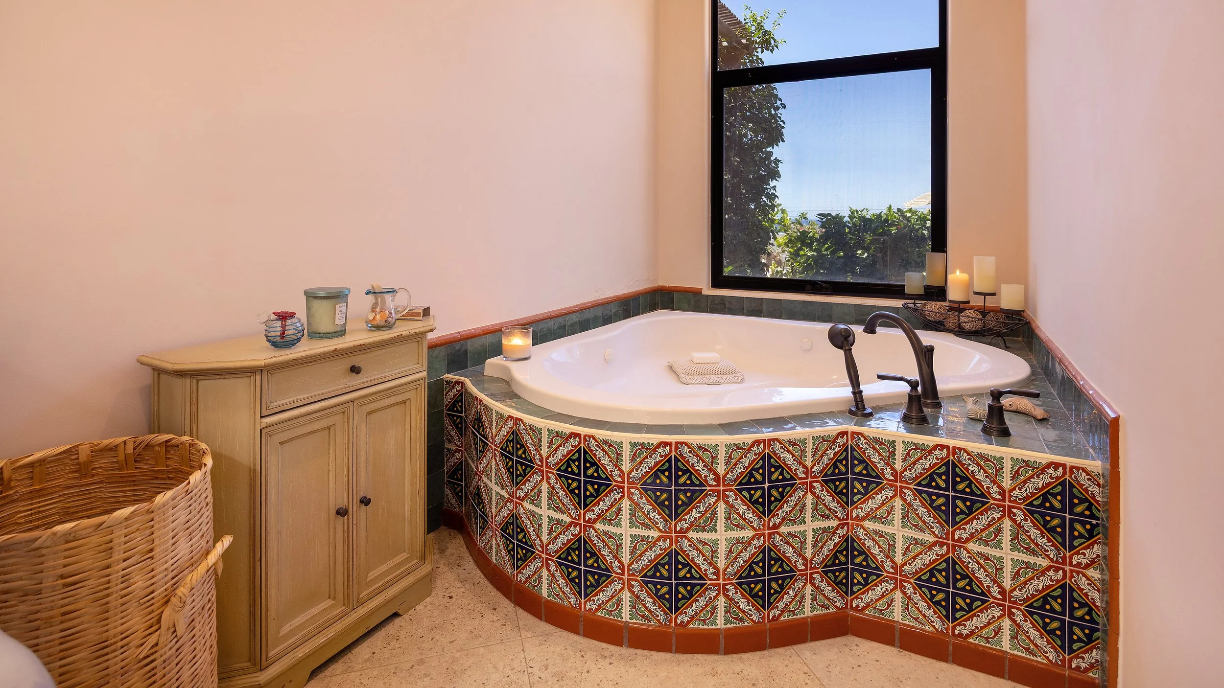 Casa Bohemia Jacuzzi with Ocean views