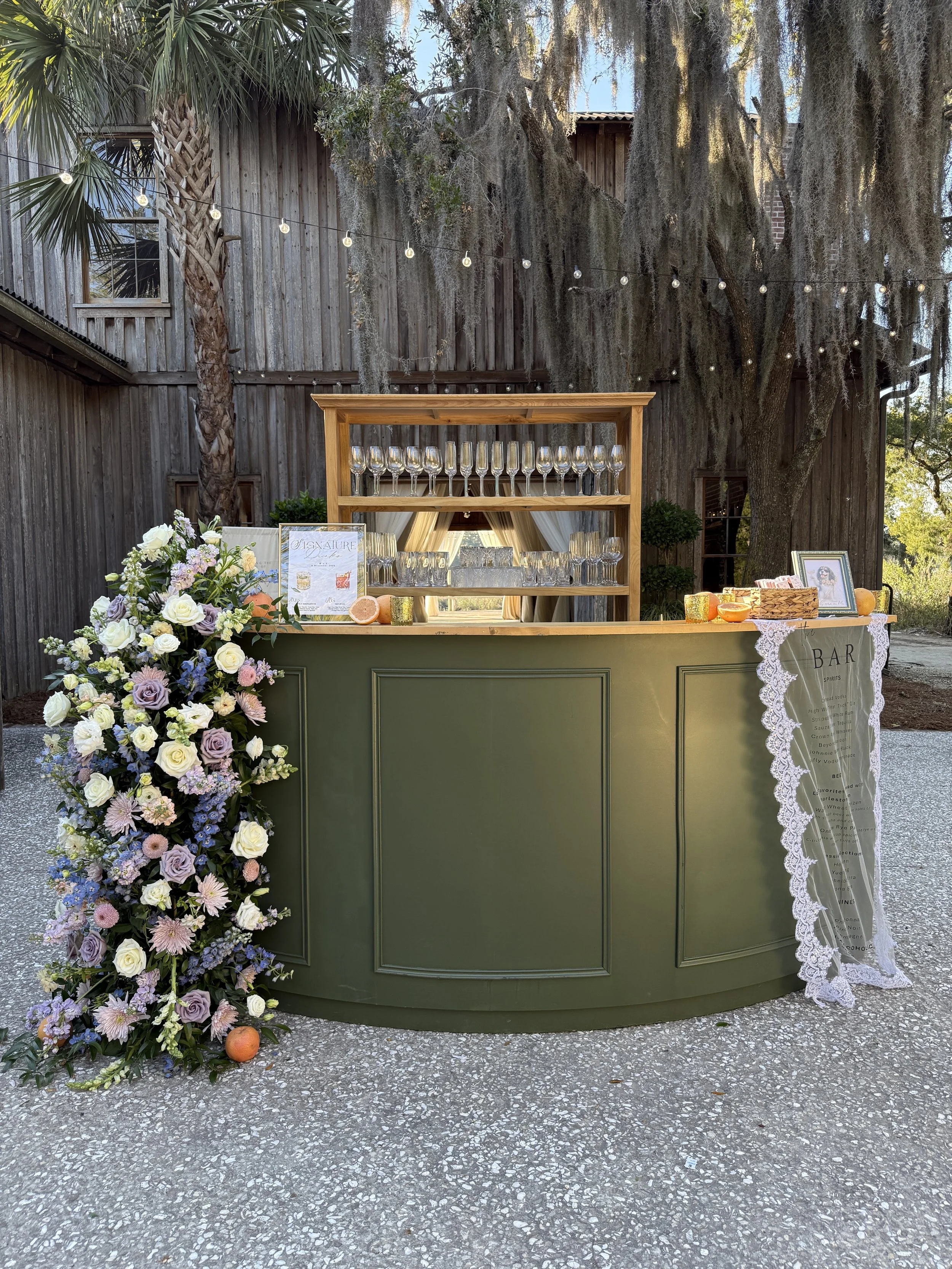 Charleston Wedding Content Creator www.borrowedtruecontentco.com