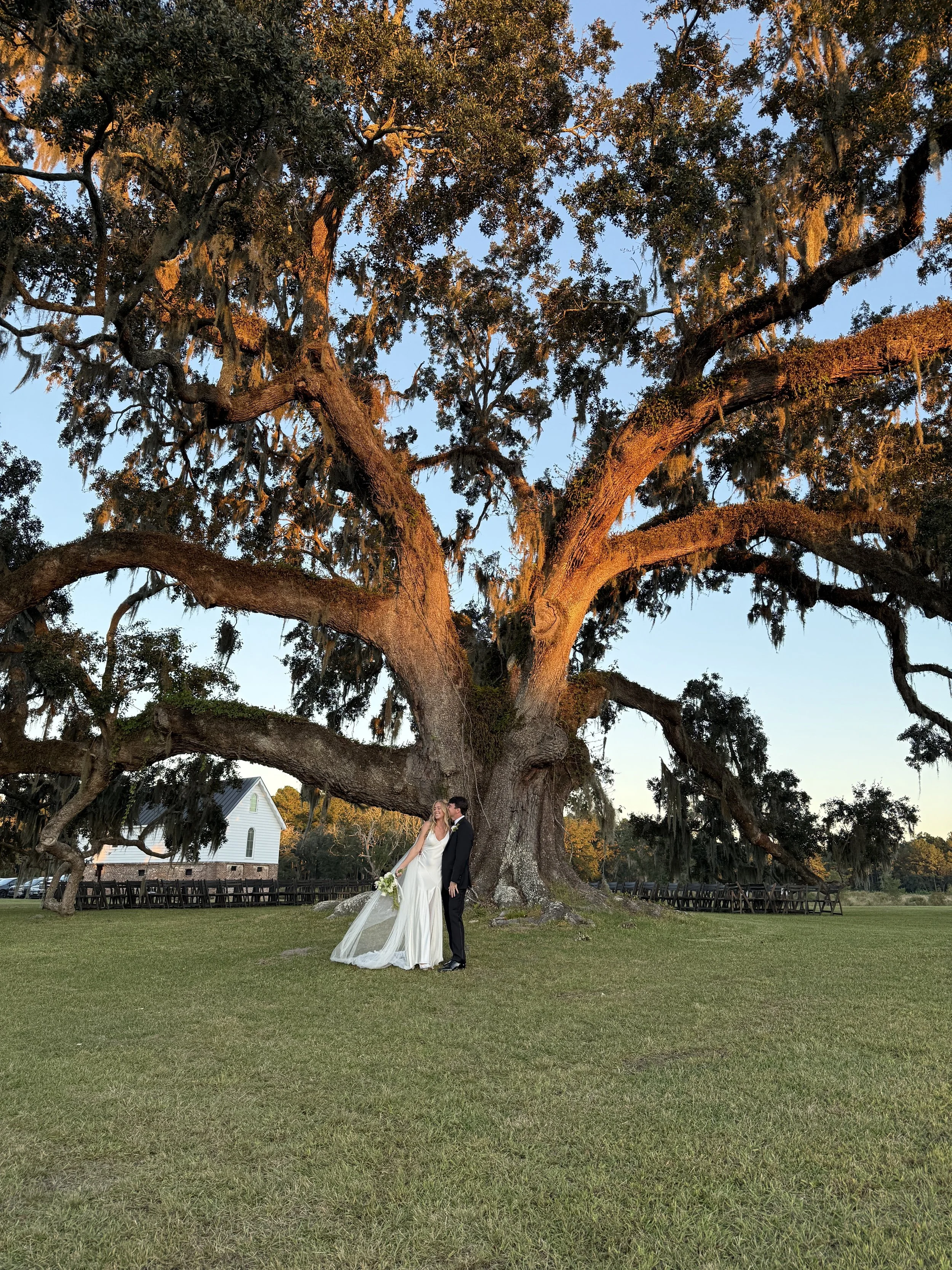 Charleston Wedding Content Creator www.borrowedtruecontentco.com