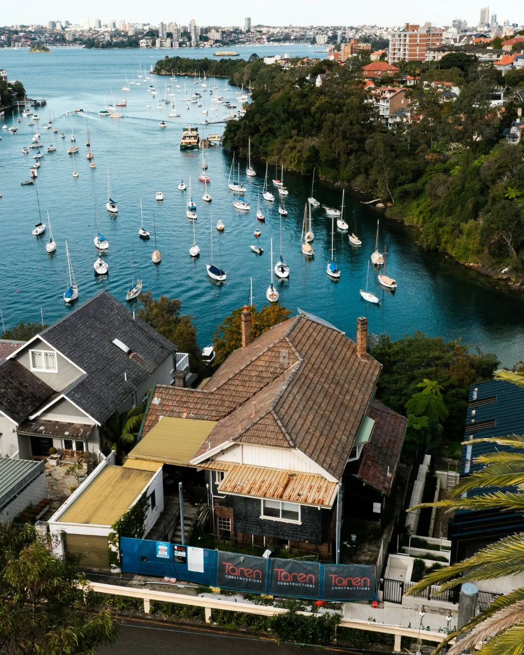 Soon, this prime location will be home to two architecturally designed luxury apartments, purpose-built to capture the stunning bay and city views. The existing structure will make way for a new build that blends timeless heritage-inspired details wi