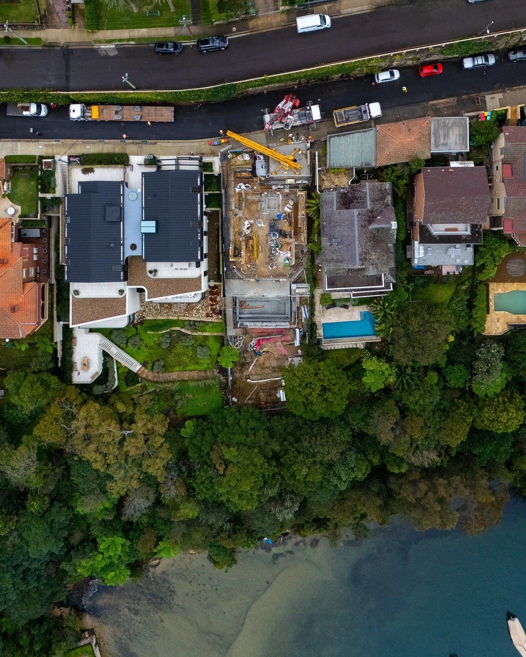 Big milestone at our Mosman project last week with the successful crane installation and first major lift completed.

With a tight access site, harbour views and a four-level Class 2 build, the crane installation required planning, coordination and a