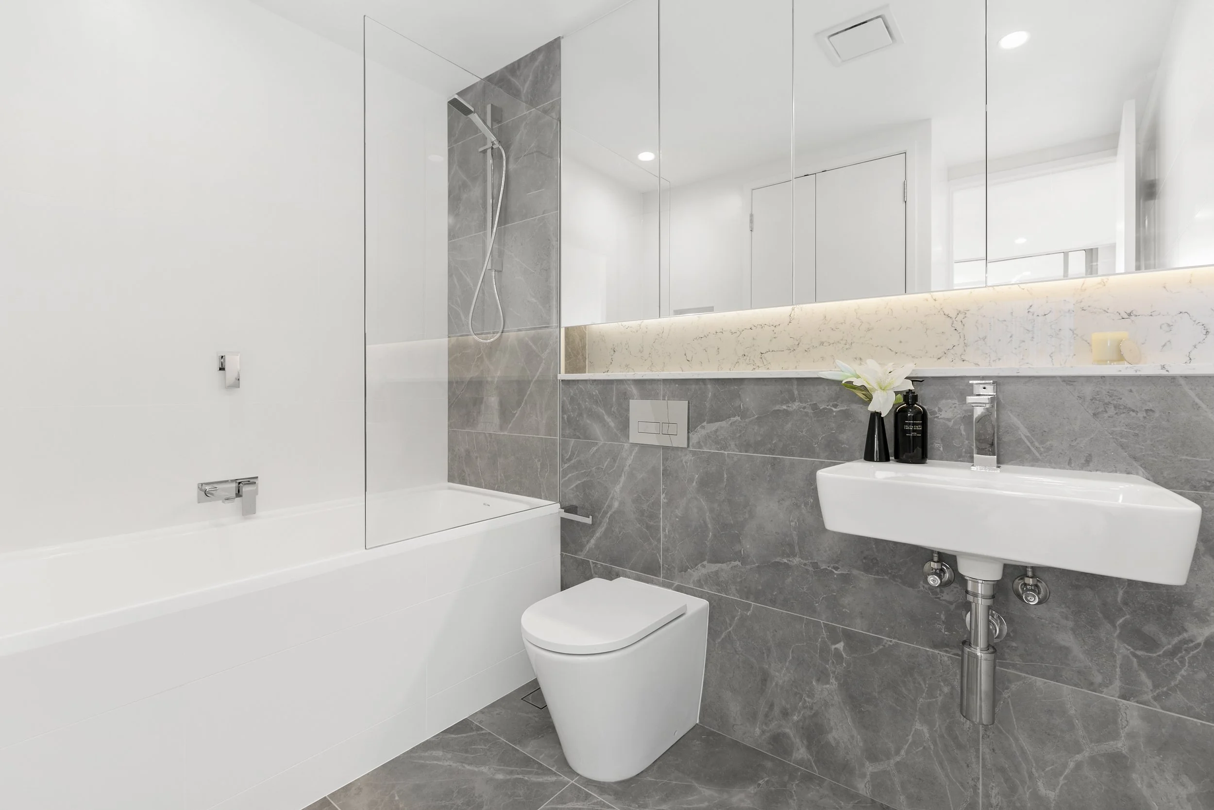 4.Bathroom.jpg