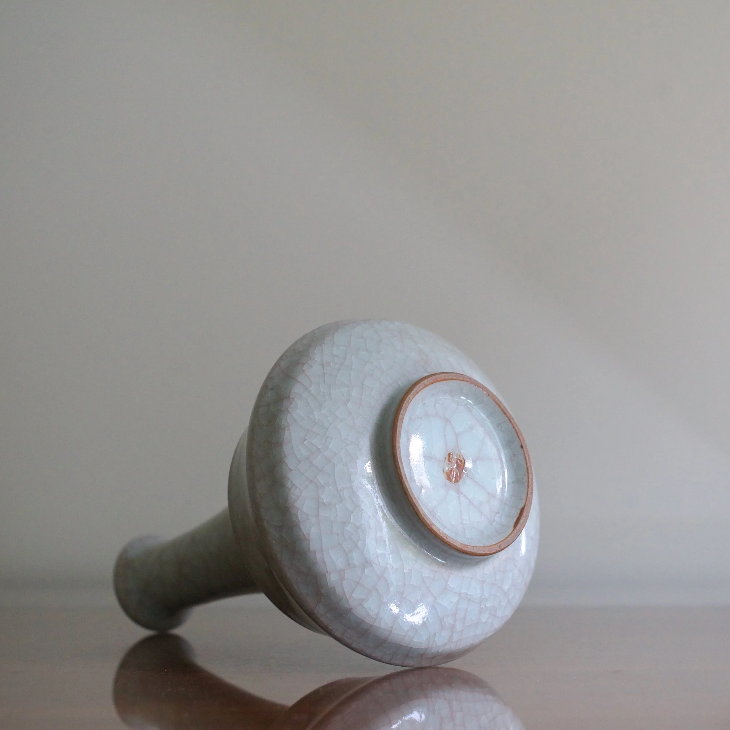 Akihiko Watanabe celadon kinuta vase 