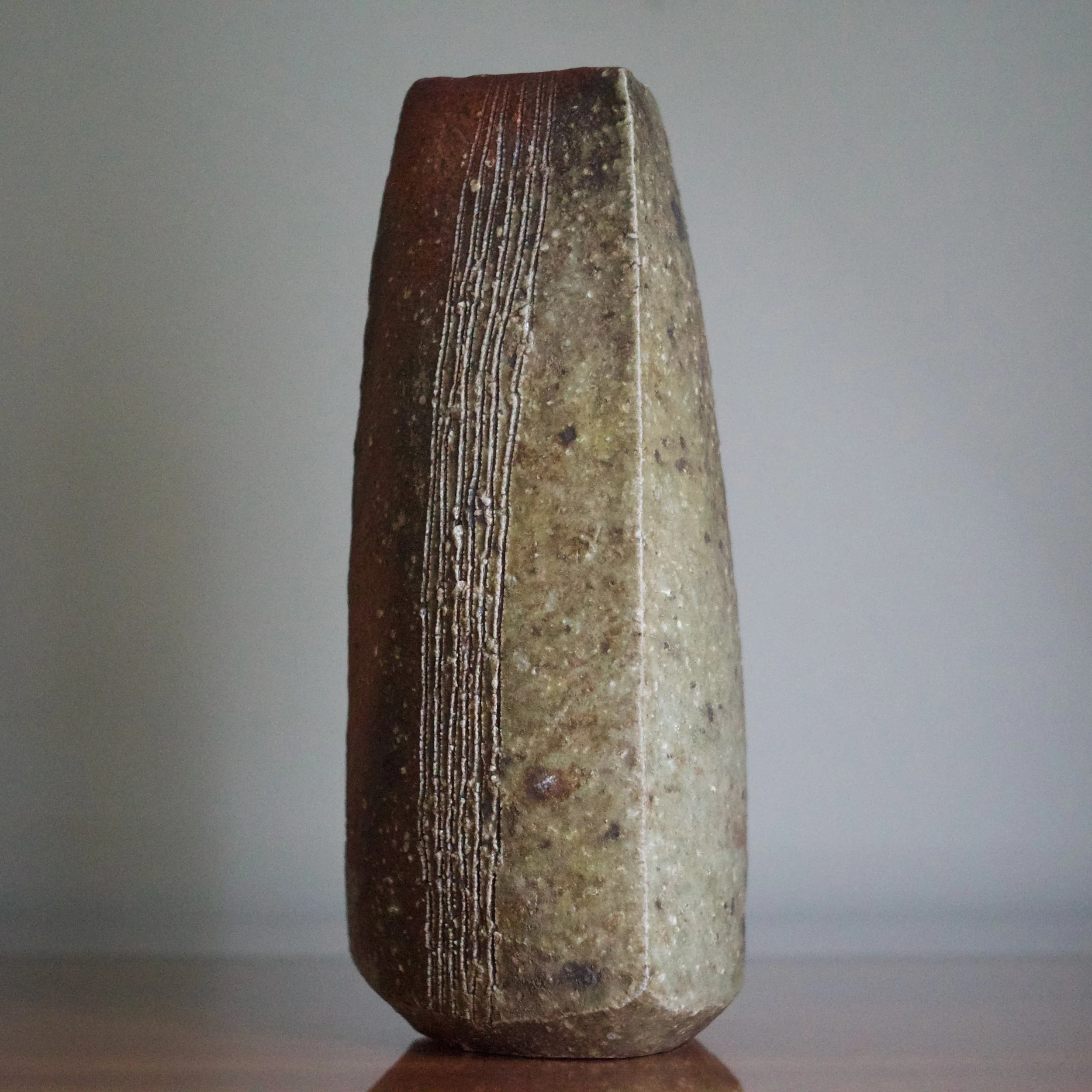 Tadashi Nishihata three-sided vase