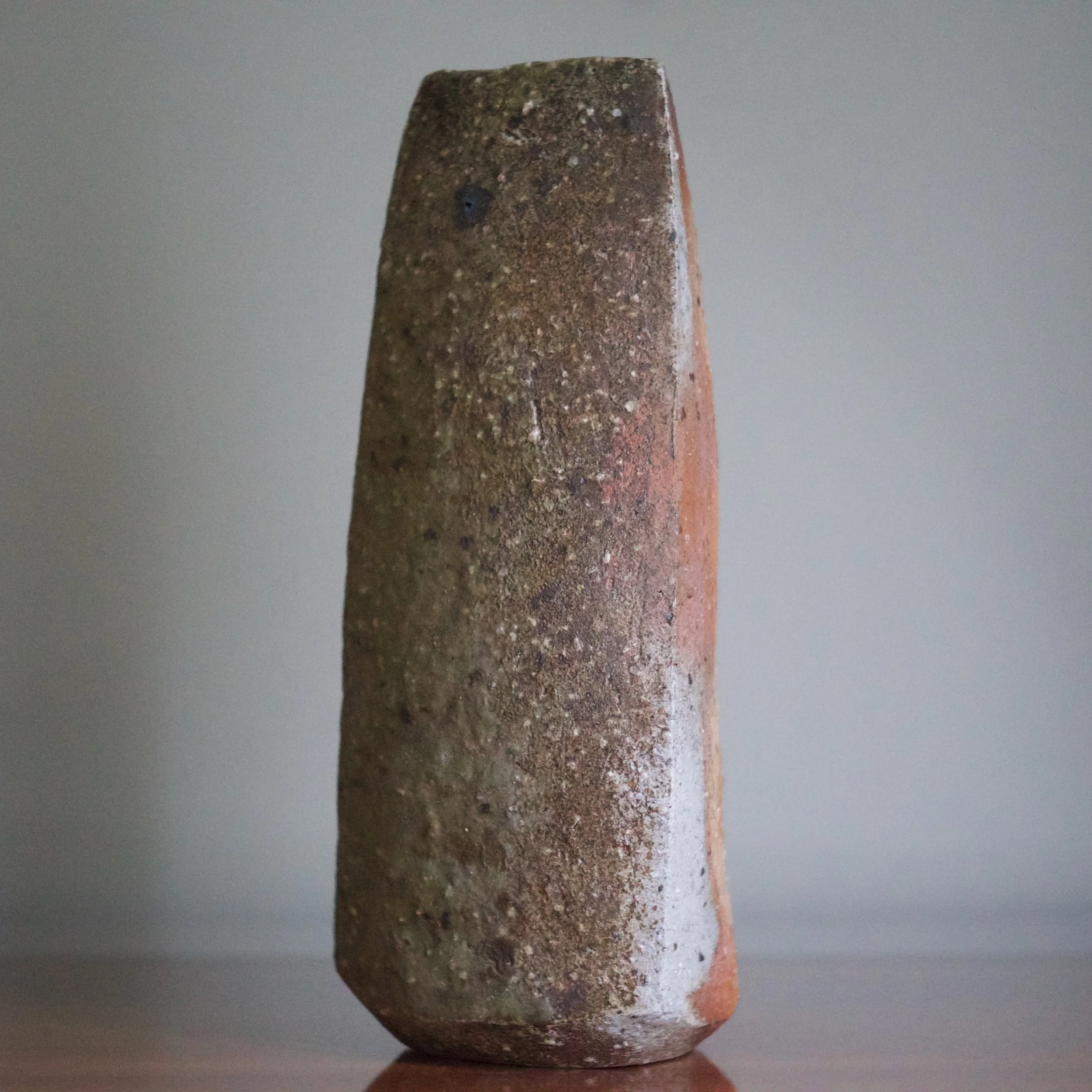 Tadashi Nishihata three-sided vase