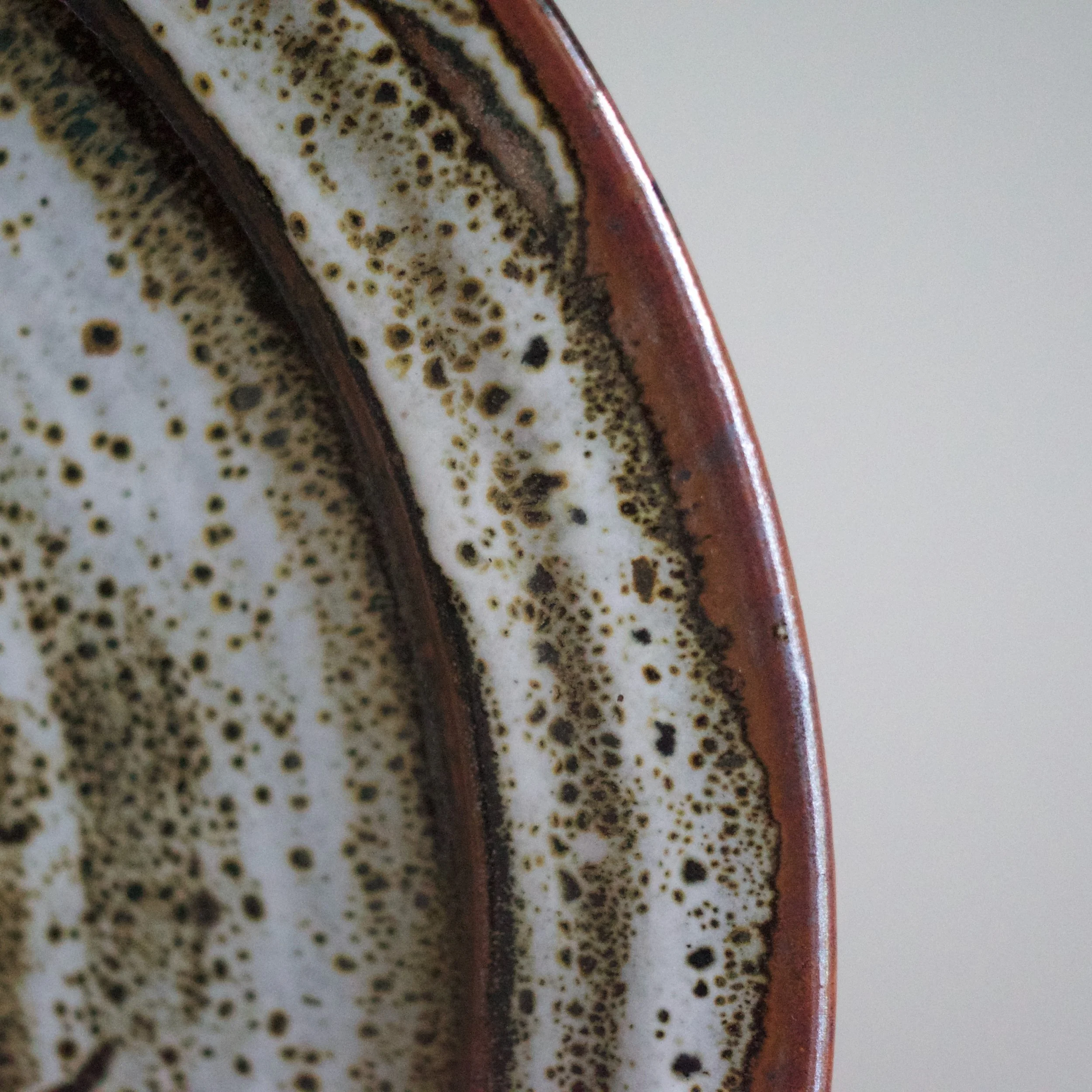 Heinz Laffin stoneware charger