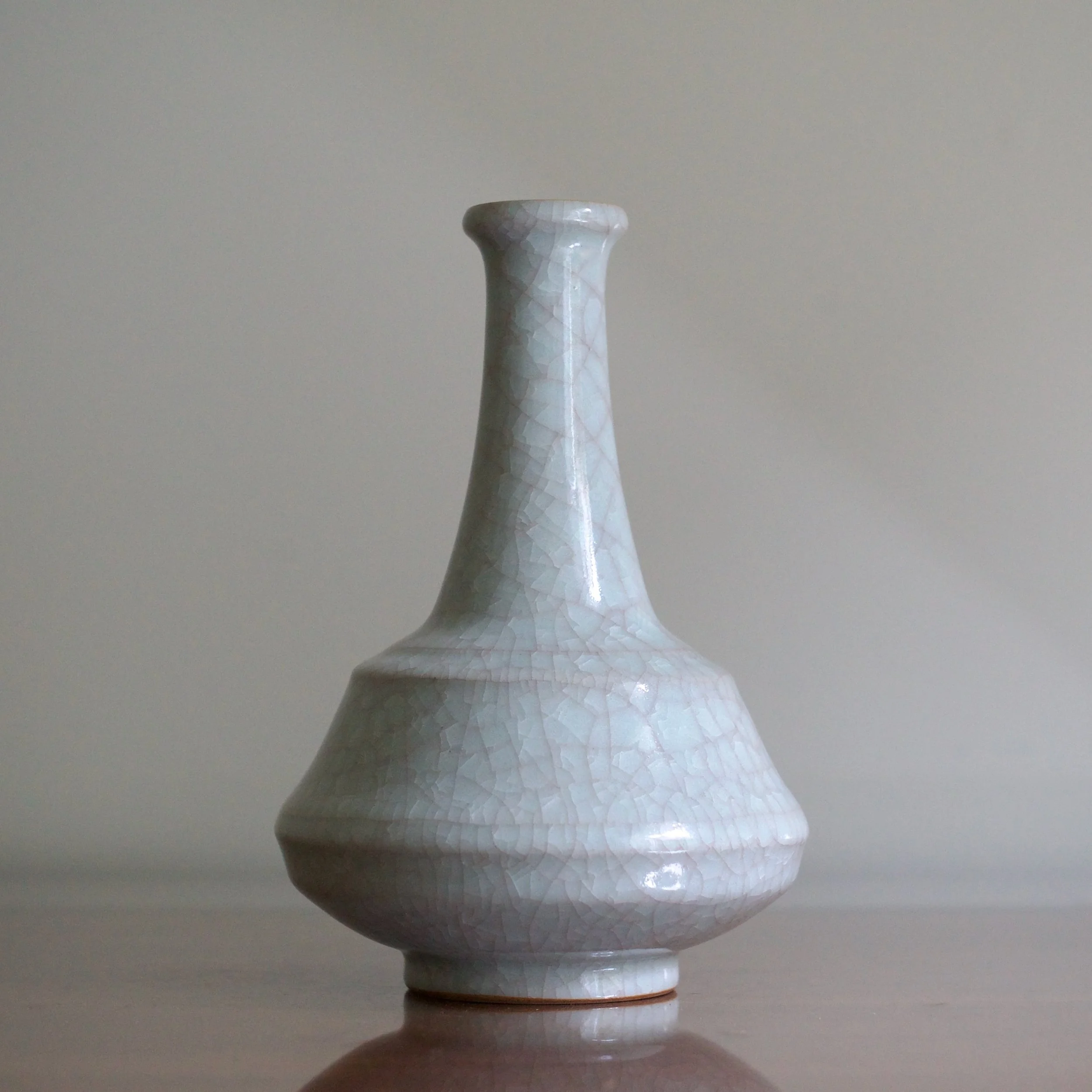 Akihiko Watanabe celadon kinuta vase 