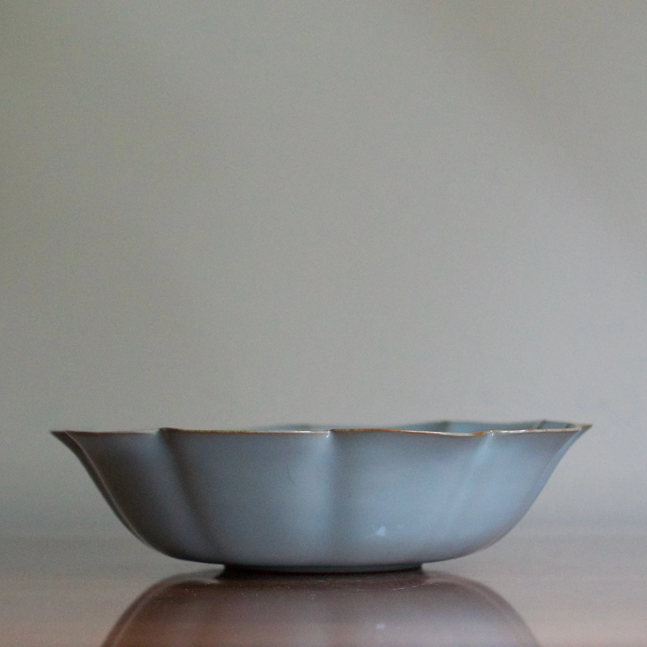 Shinobu Kawase celadon flower rim bowl