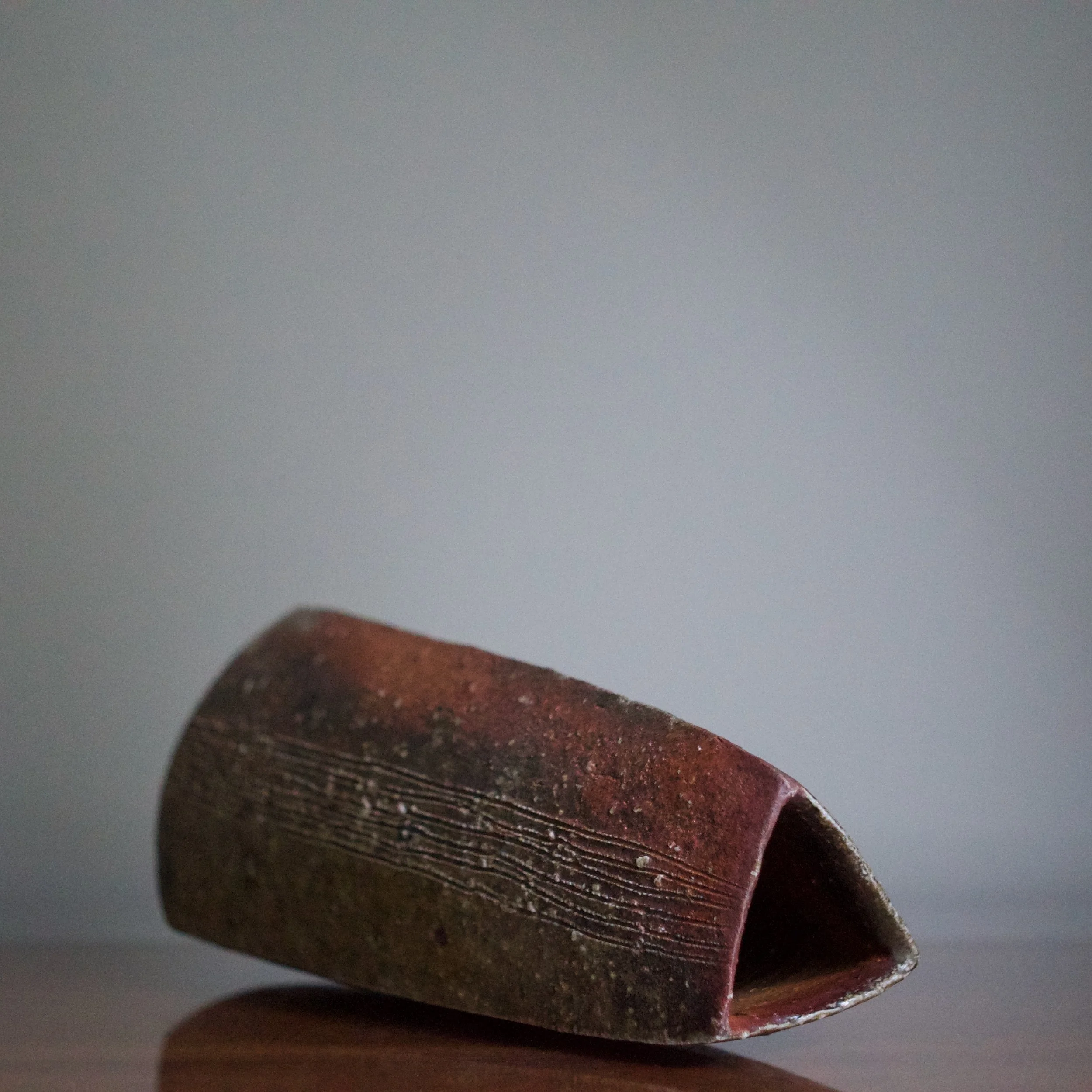 Tadashi Nishihata three-sided vase