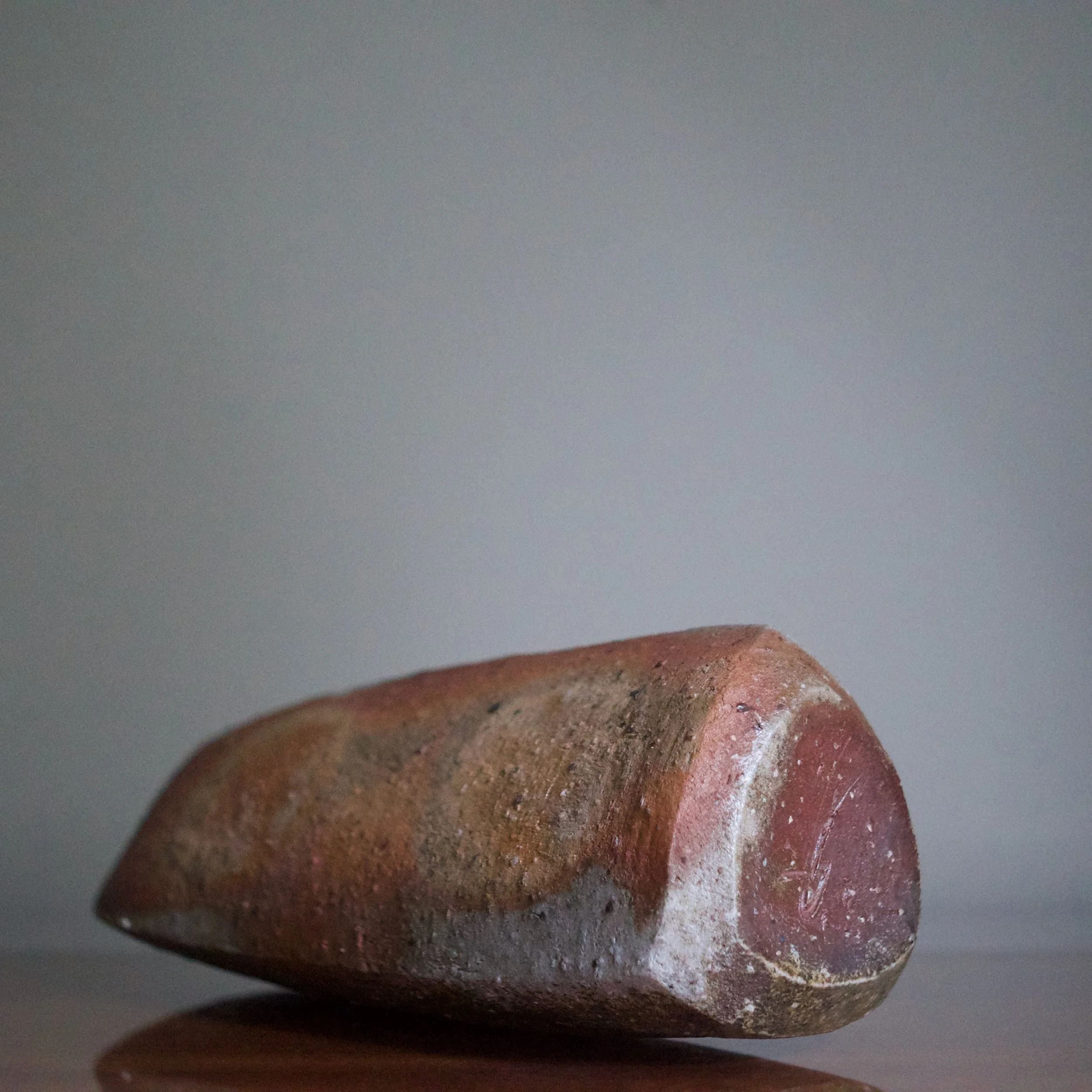 Tadashi Nishihata three-sided vase