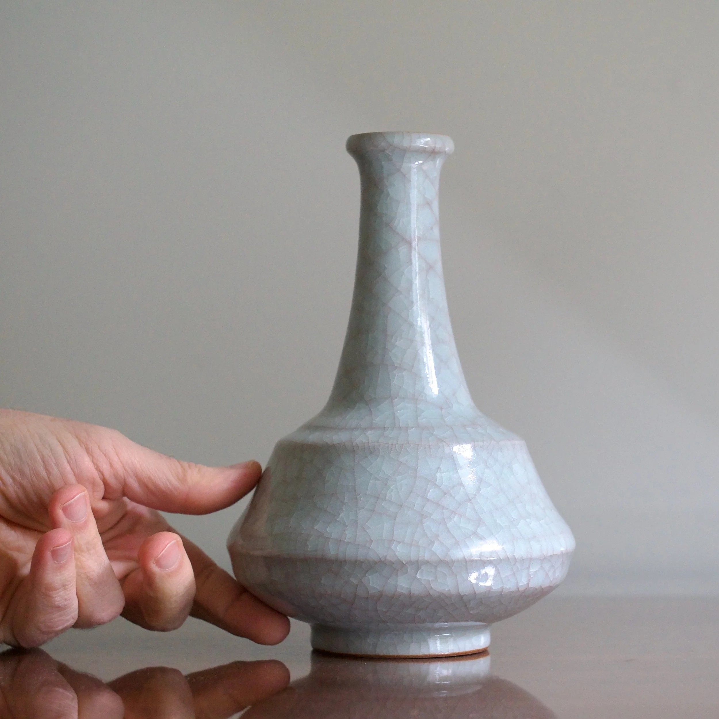 Akihiko Watanabe celadon kinuta vase 