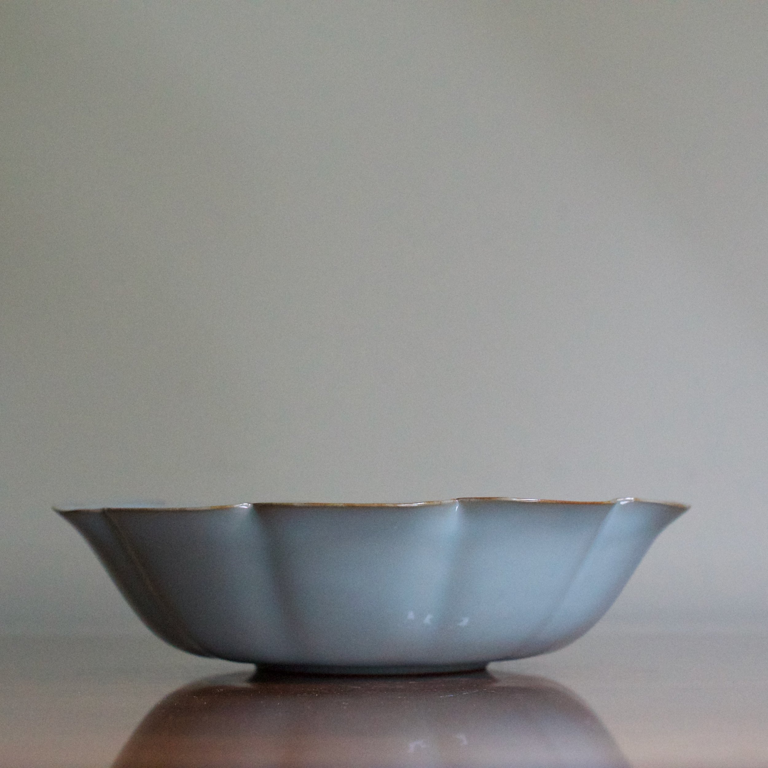 Shinobu Kawase celadon flower rim bowl