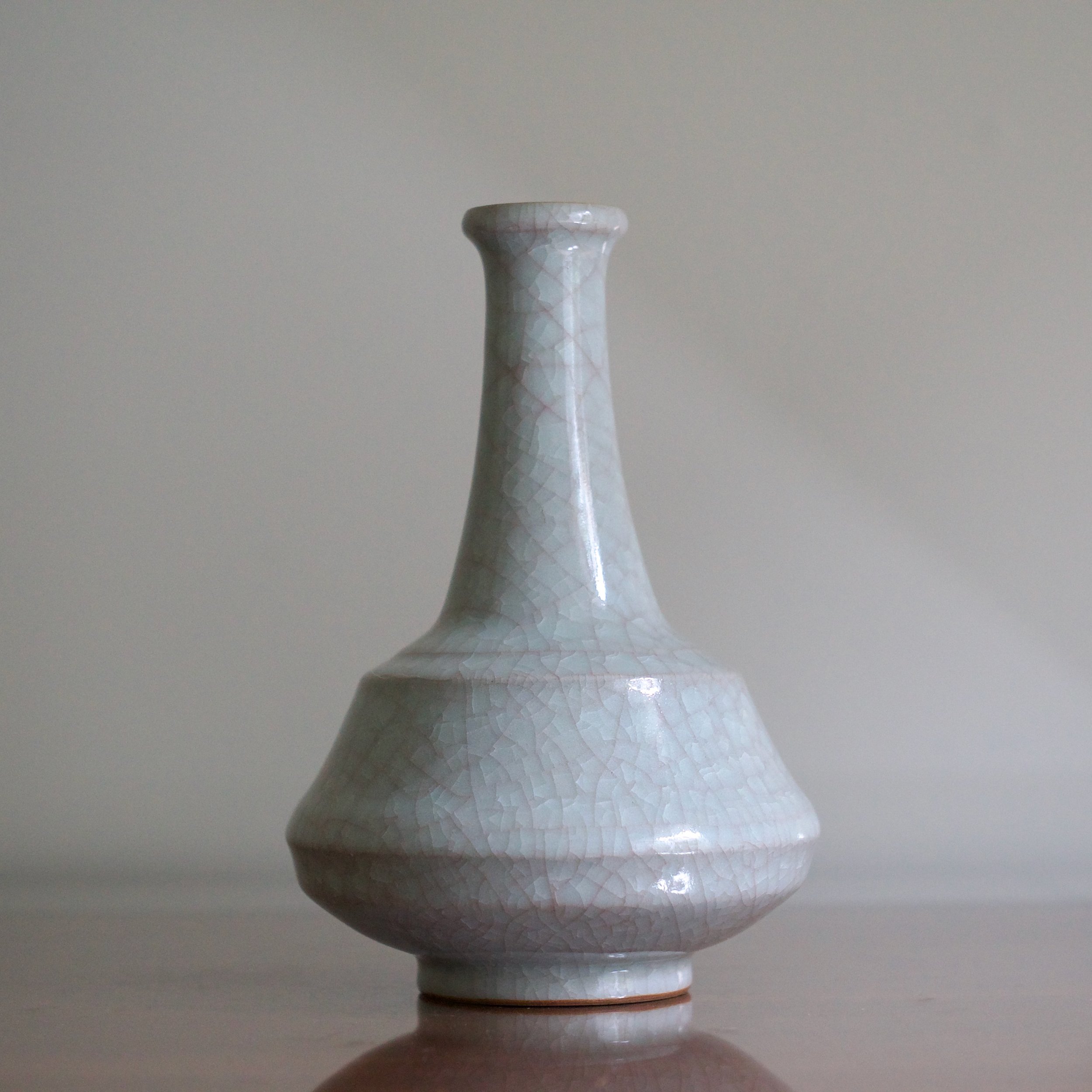 Akihiko Watanabe celadon kinuta vase 