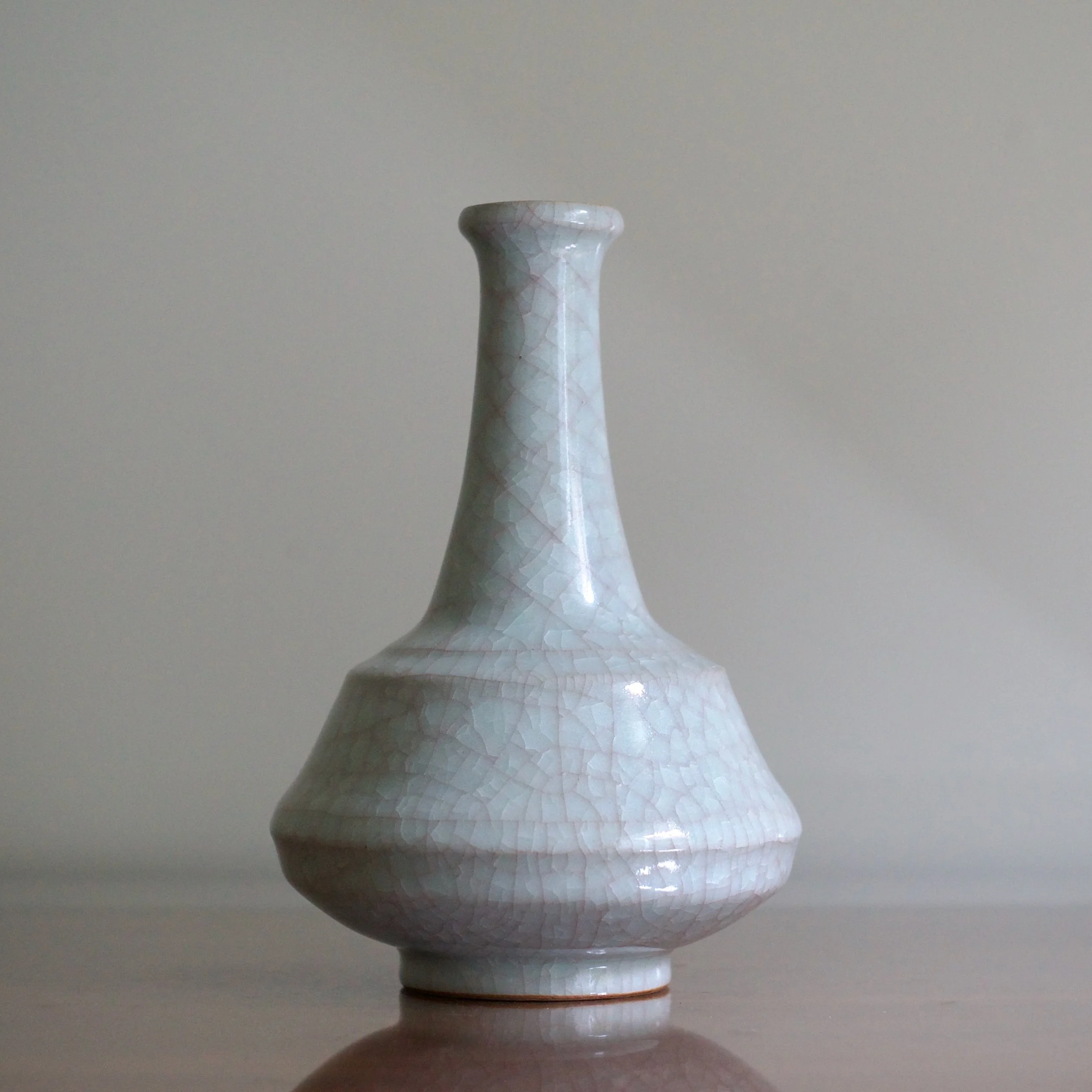 Akihiko Watanabe celadon kinuta vase 