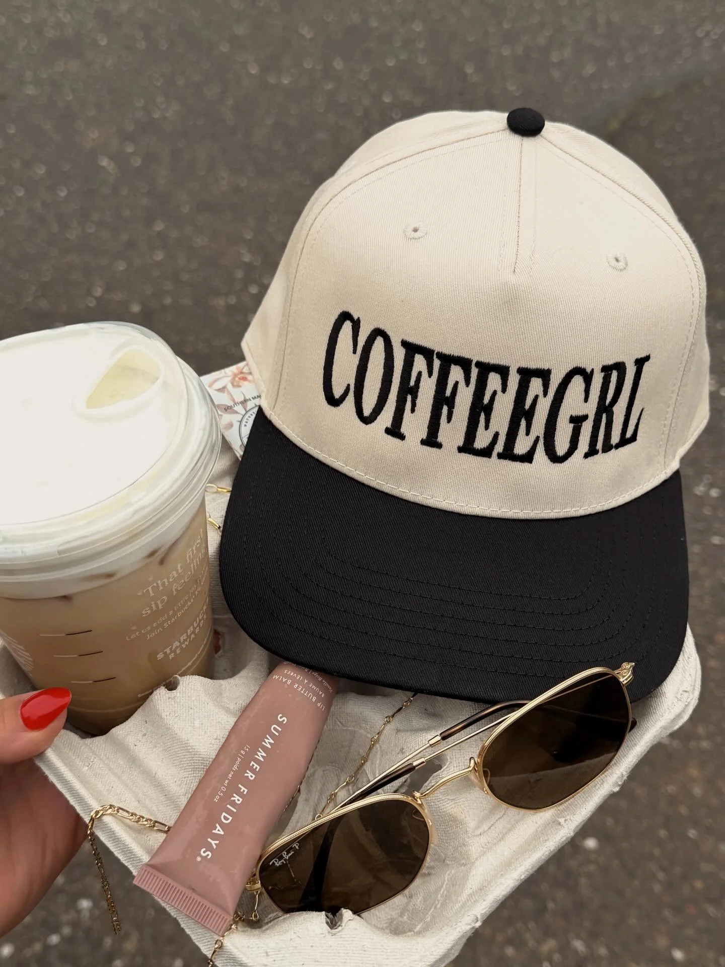 Coffee first&hellip; everything else later ☕️✨
the perfect neutral hat to throw on for your everyday coffee run 🤎 

#coffeegirl #everydaystyle #neutralaesthetic #hatstyle #ootd casualstyle coffeevibes smallbusiness kaitscollection