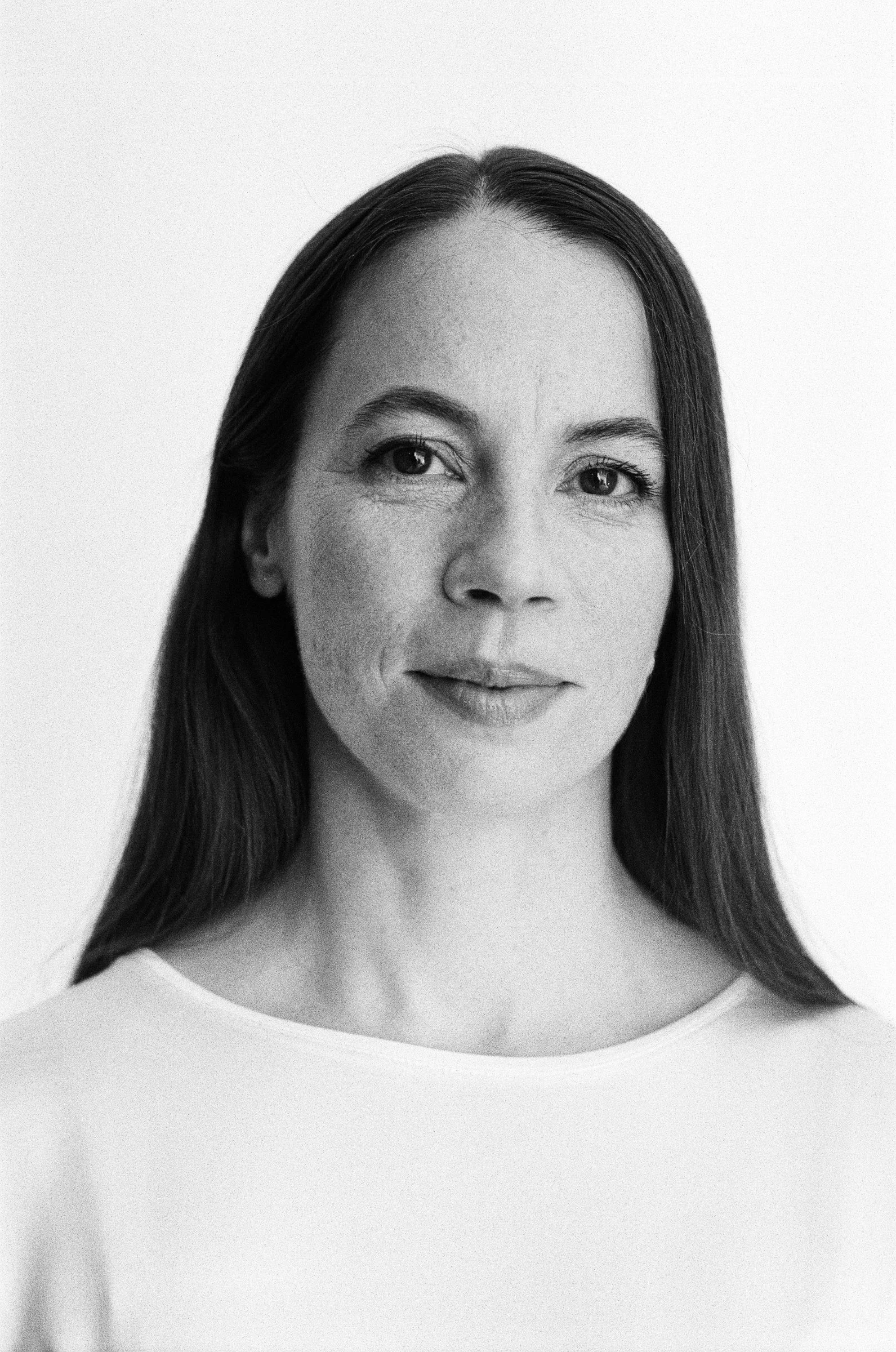 Headshot of Martine Dennewald by Hamza Abouelouafaa