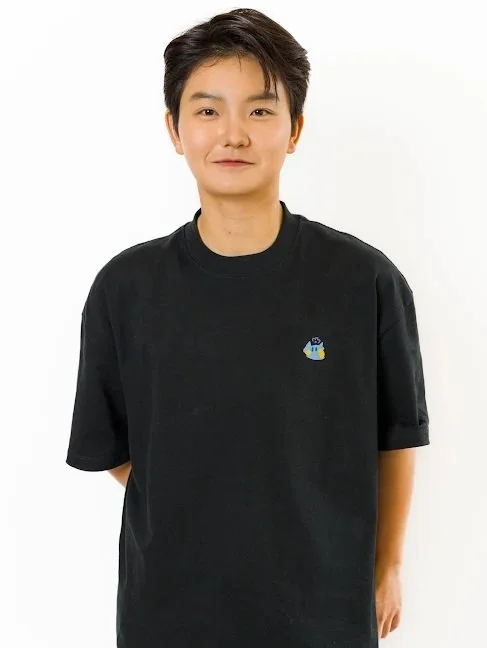 Yifan Zhang Graphic Designer