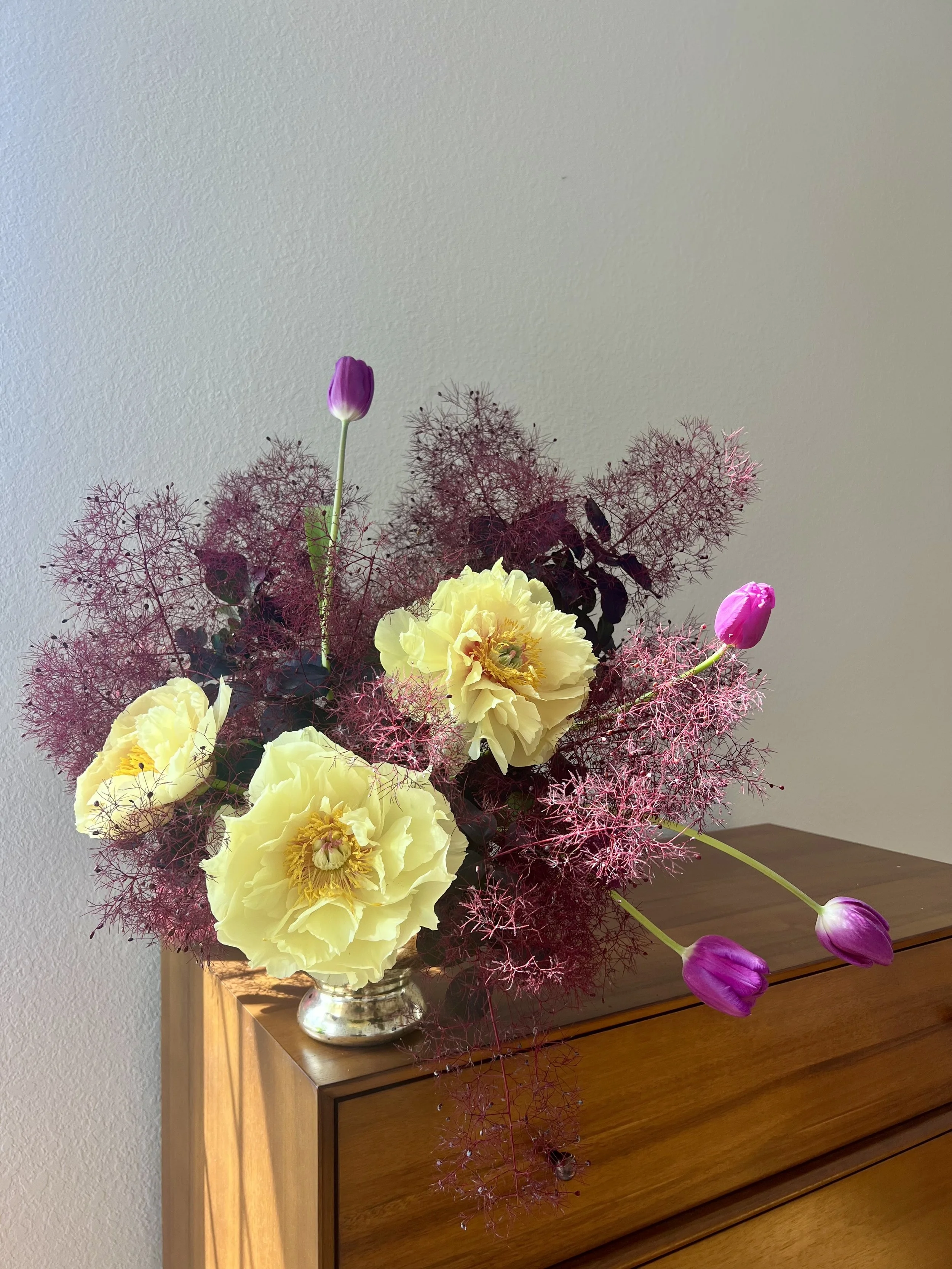 Dazzle your guest with a Designer's Choice arrangement that's truly unforgettable.