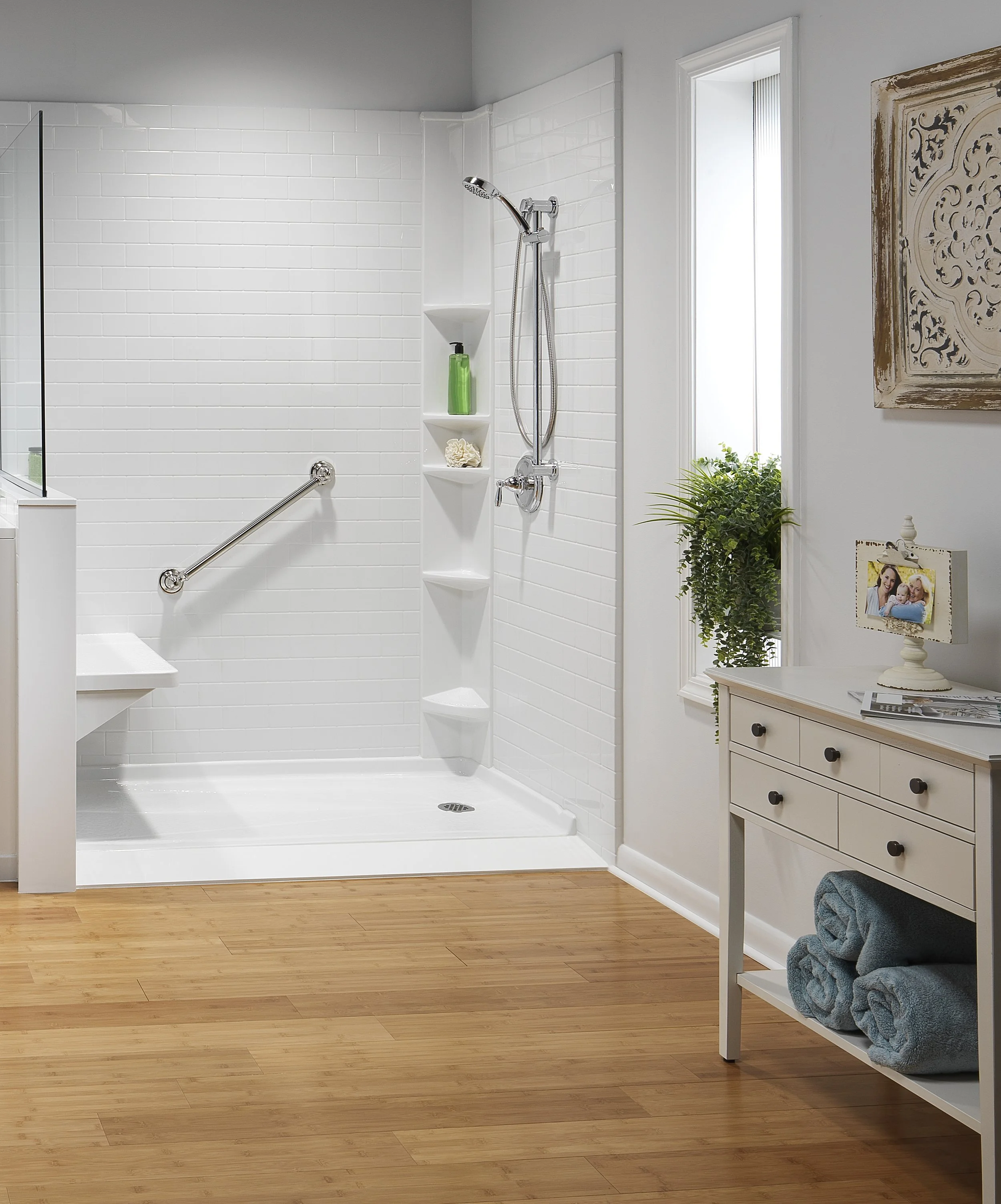 🛁 Curbless and Low‑Threshold Showers: Safe and Stylish for Aging in Place in Evansville