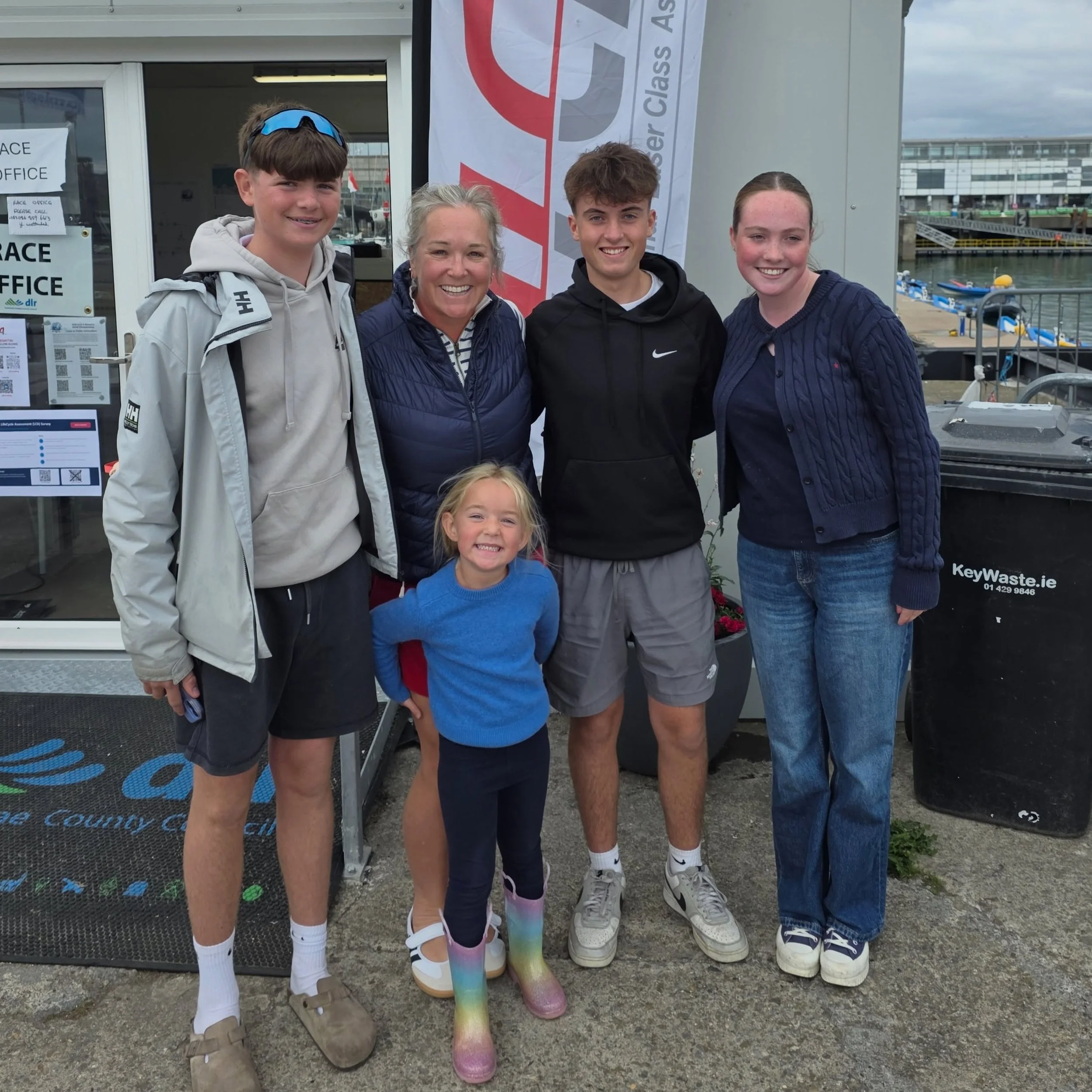 Got the privilege of meeting @tom.d1528 and @katemolloy34 @jamescrawford1636 at measurement today at worlds. The vibes are good. Worlds officially start now!