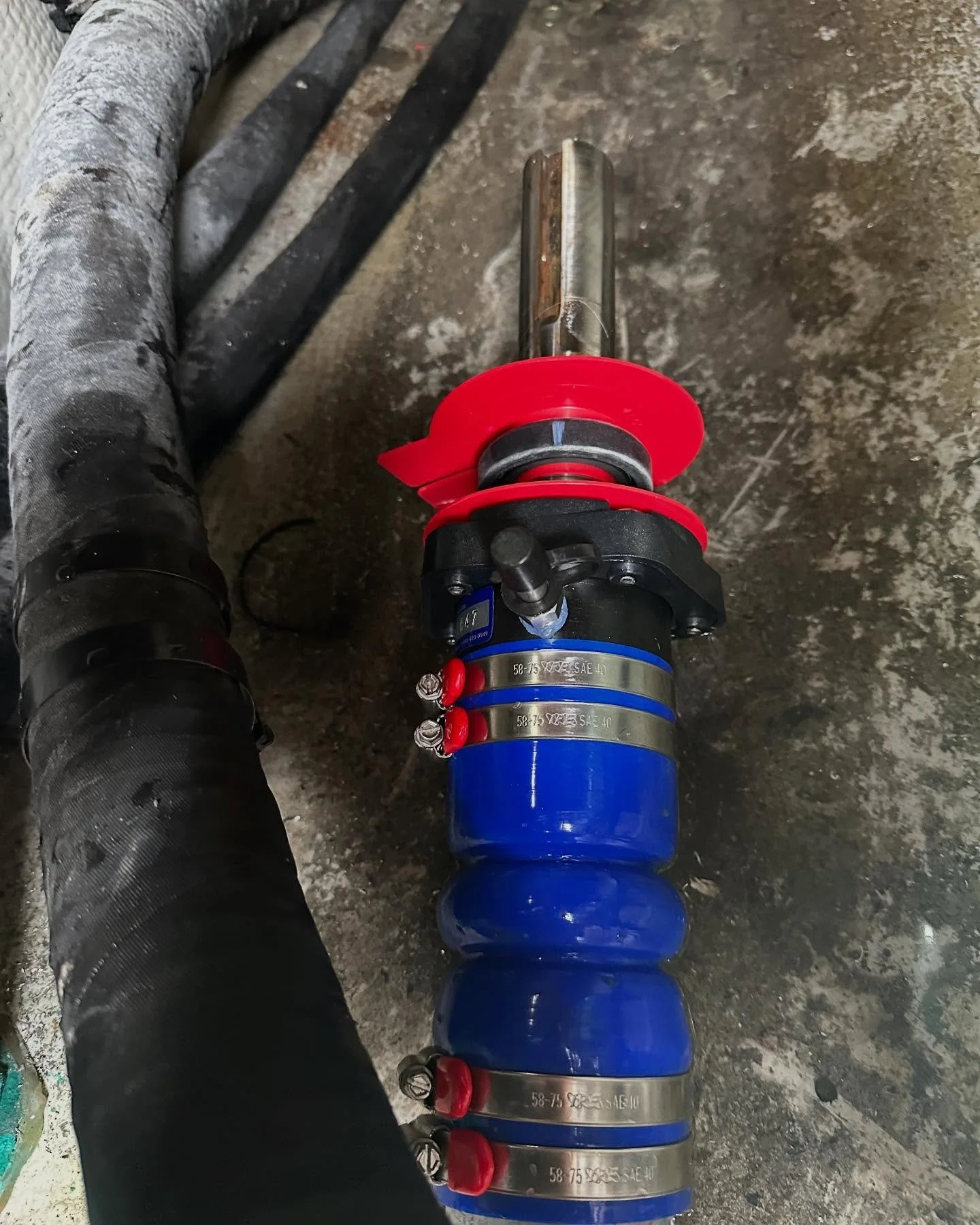 Replaced an ancient dripless that seized itself on the shaft. Had advised the customer that we should check to make sure the shaft is straight, as the boat is new to him and has not been ran yet. Was sold to him with a brand new propeller and the rop
