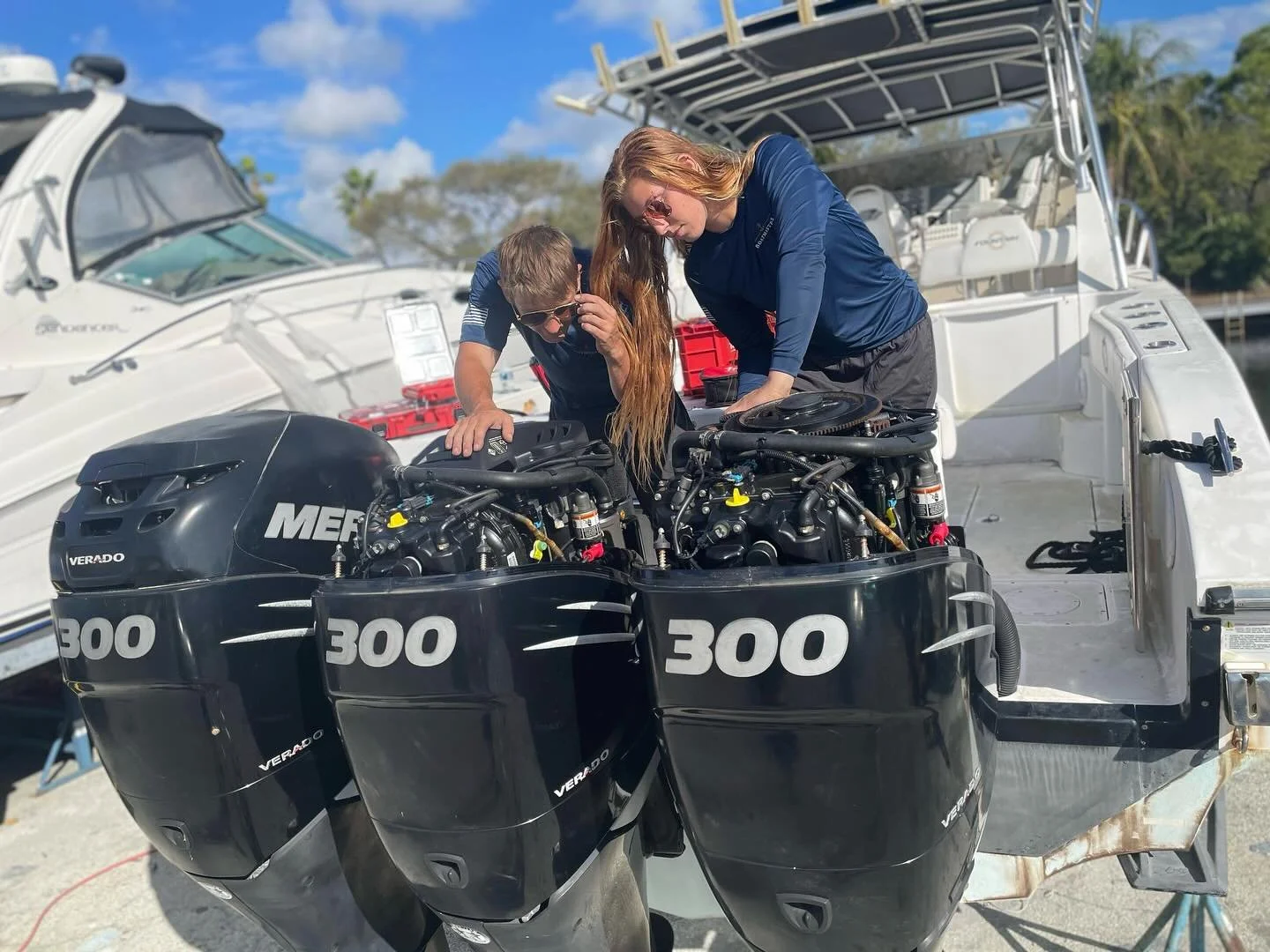 Office view of the day. Diving deep into a full service inspection. Teamwork makes the dream work when it comes to dialing in a set of triple Verado 300s. 

#mercury #verado300 #outboard #mechaniclife #marinemechanic #boatengine #yachtmaintenance #ma