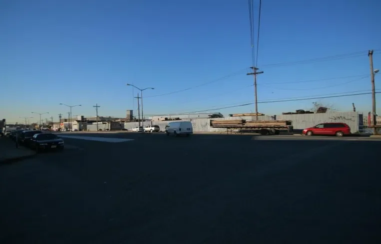 1301 Metropolitan Ave