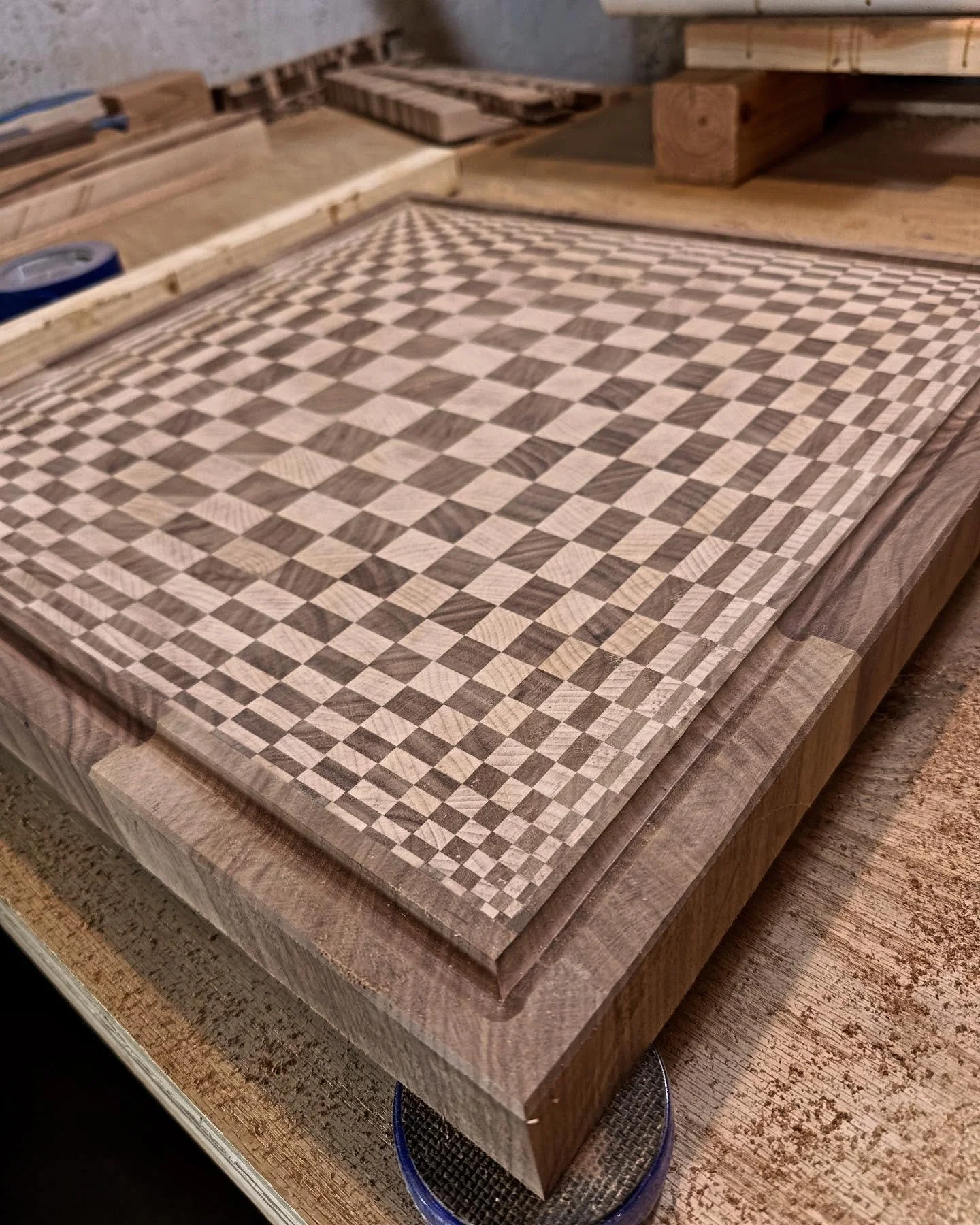 Conjuring spirits 
#woodwork #woodworker #wood #cuttingboard