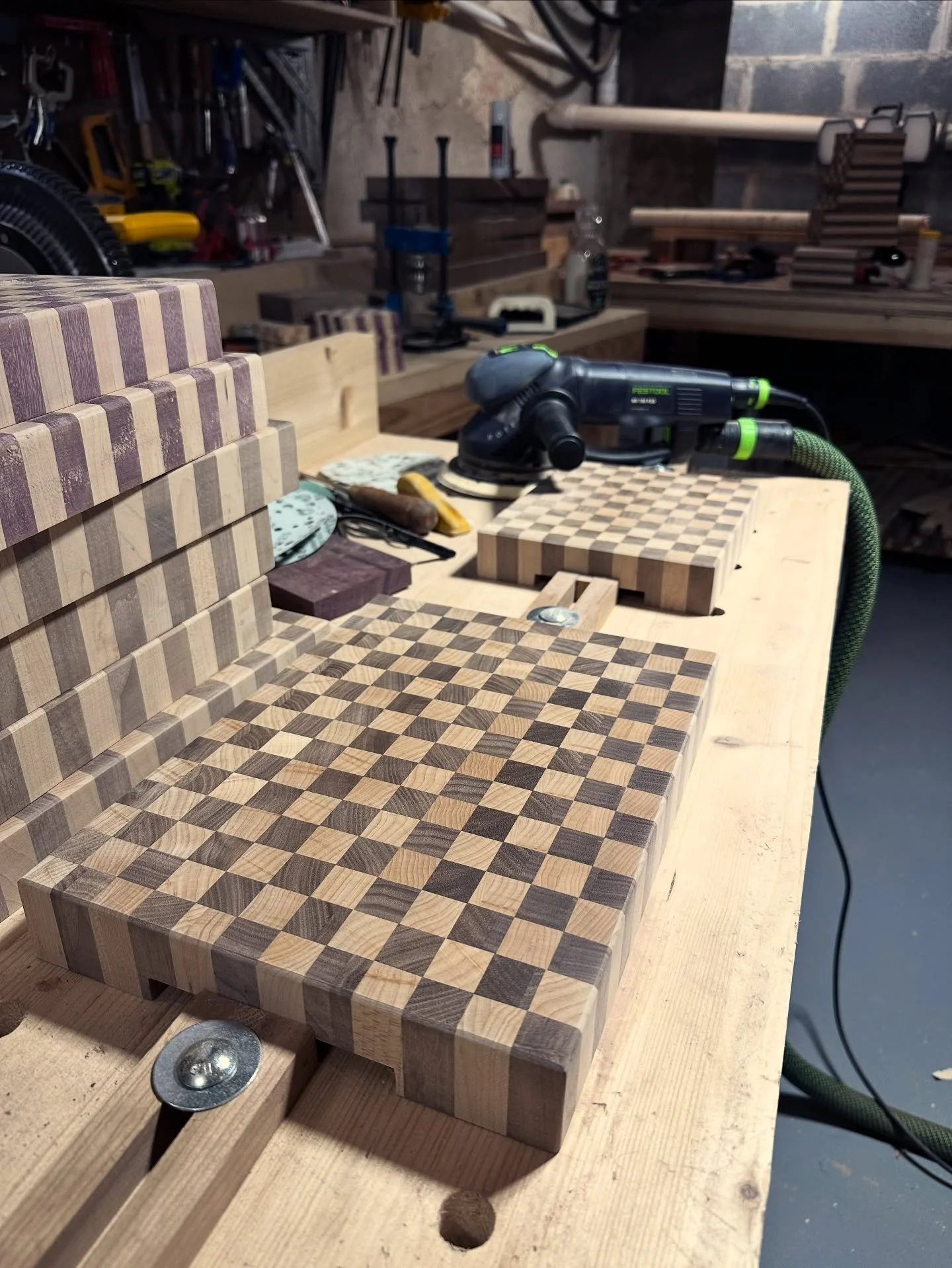 Back from vacation. Back to the grind. Sandin &amp; Jamin. Workshop is a mess. What else is new.
.
.
.
#secretsocietywoodcraft
#woodworker #woodworking #cuttingboard #woodwork #woodworkerlife #wood #endgrain #handmade #walrusoil #titebond #titebond3 