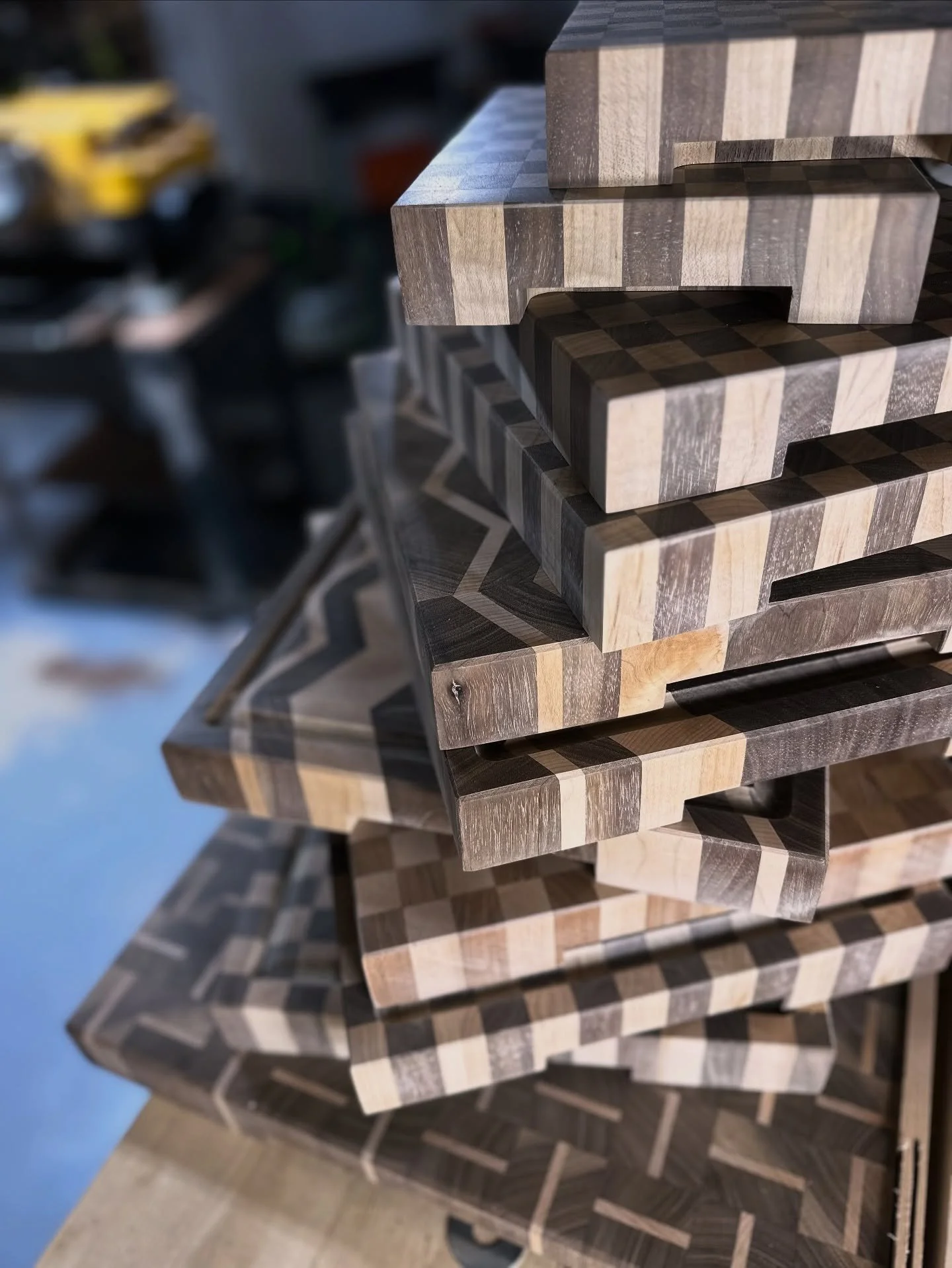 Boards 🔛 Boards ready for @walrusoil 
.
.
.
#secretsocietywoodcraft
#woodworker #woodworking #cuttingboard #woodwork #woodworkerlife #wood #endgrain #handmade #walrusoil #titebond #titebond3 #woodgrain #wooddesign #woodisgood #woodworkshop